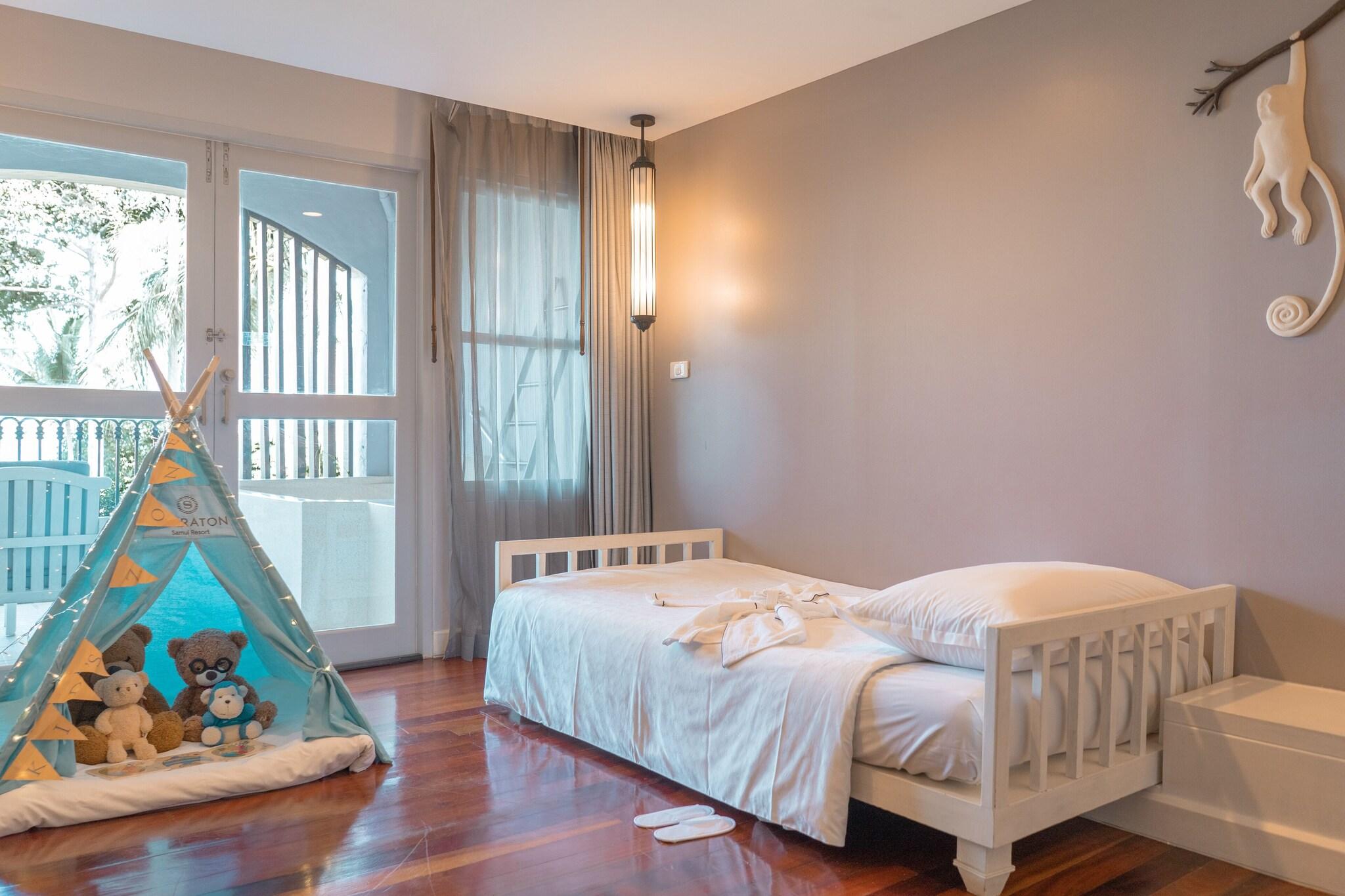 Family Room King Size Bed