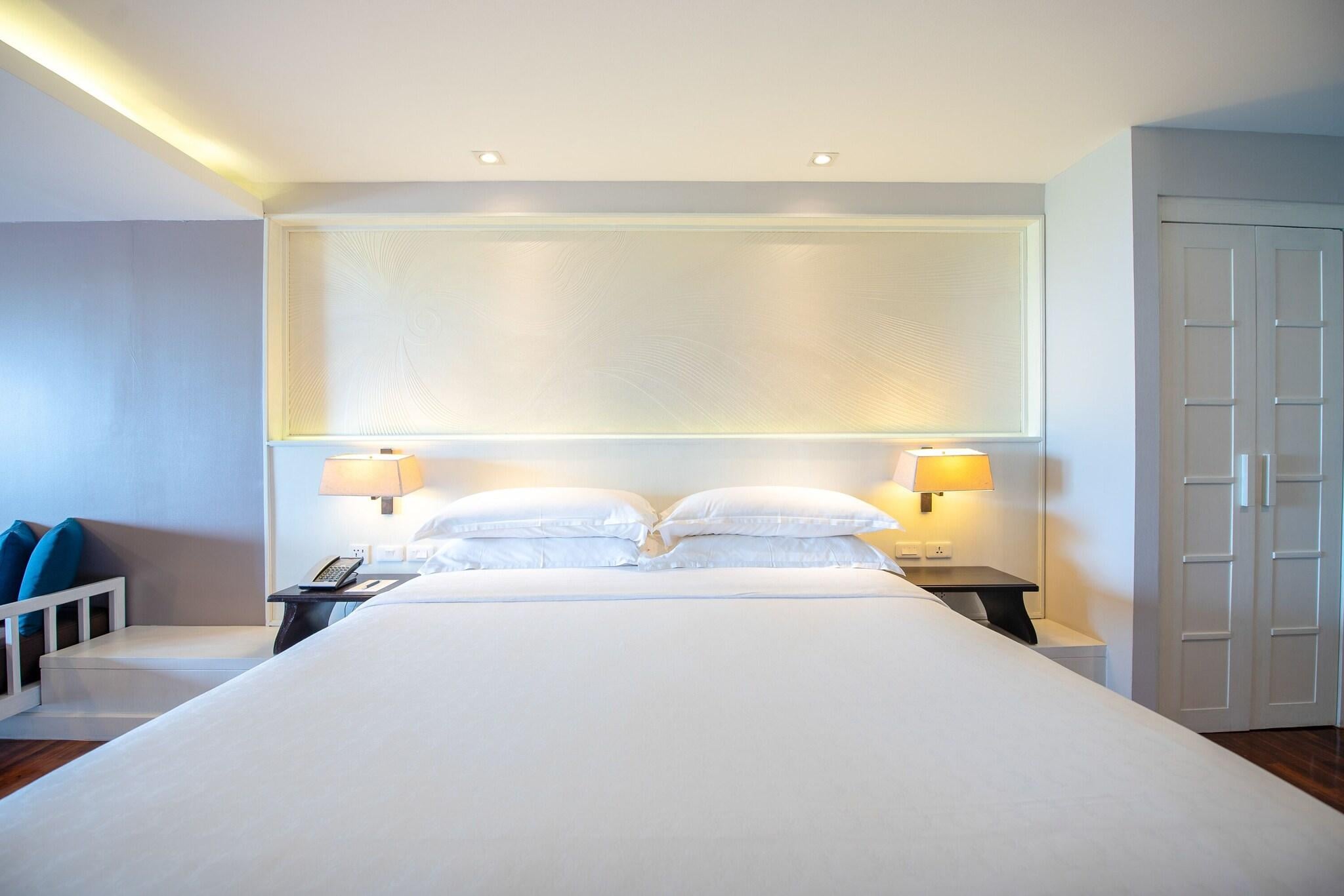 Studio King Size Bed