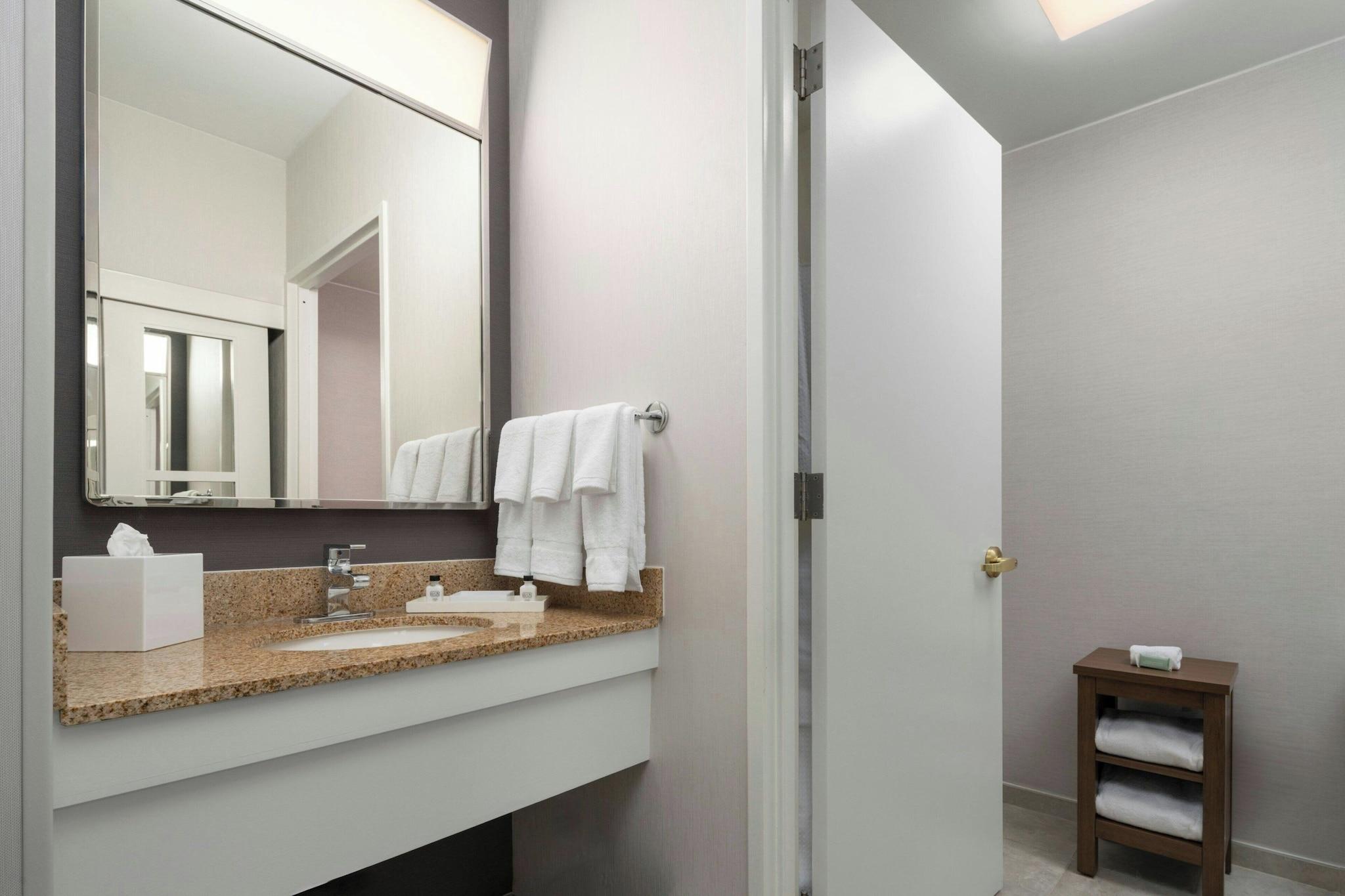 Junior Suite Accessible