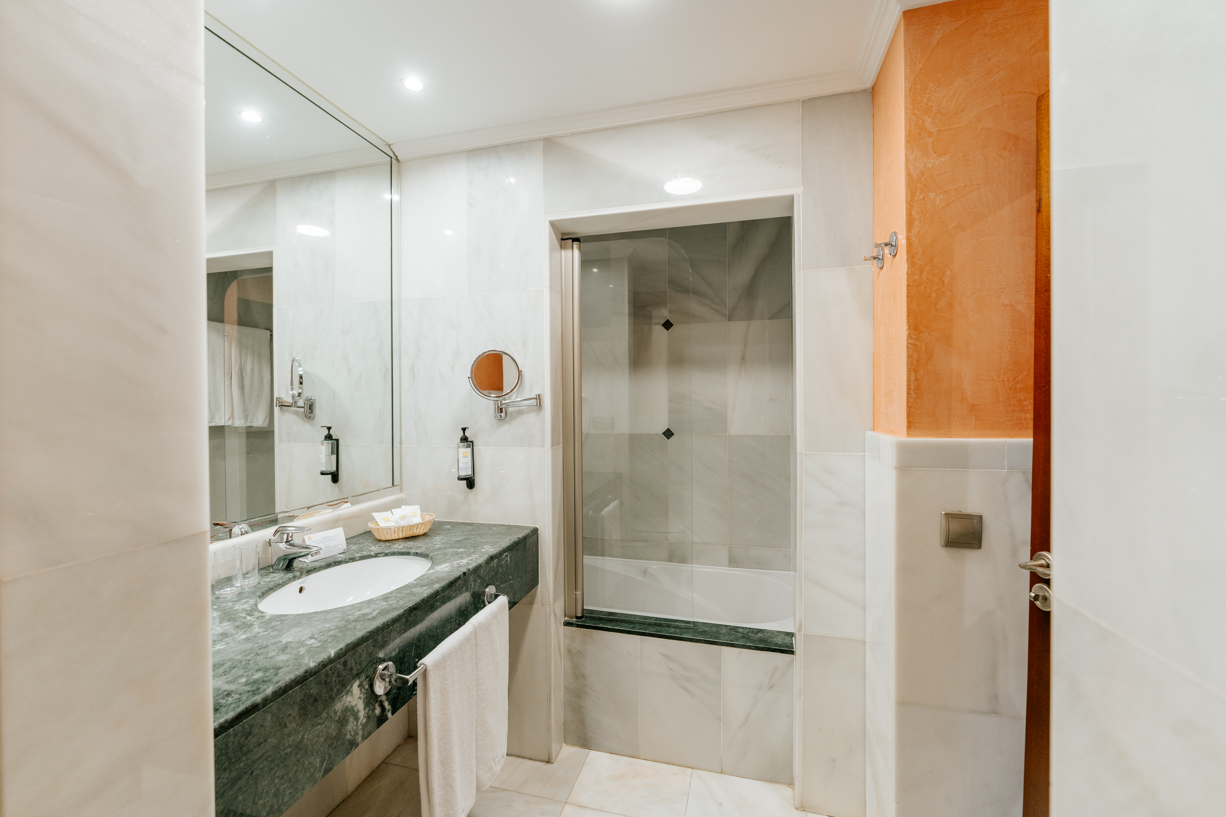 Double or Twin Standard