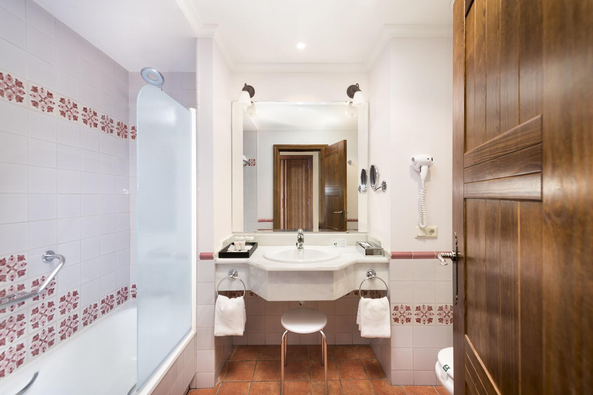 Double Classic Double Bed