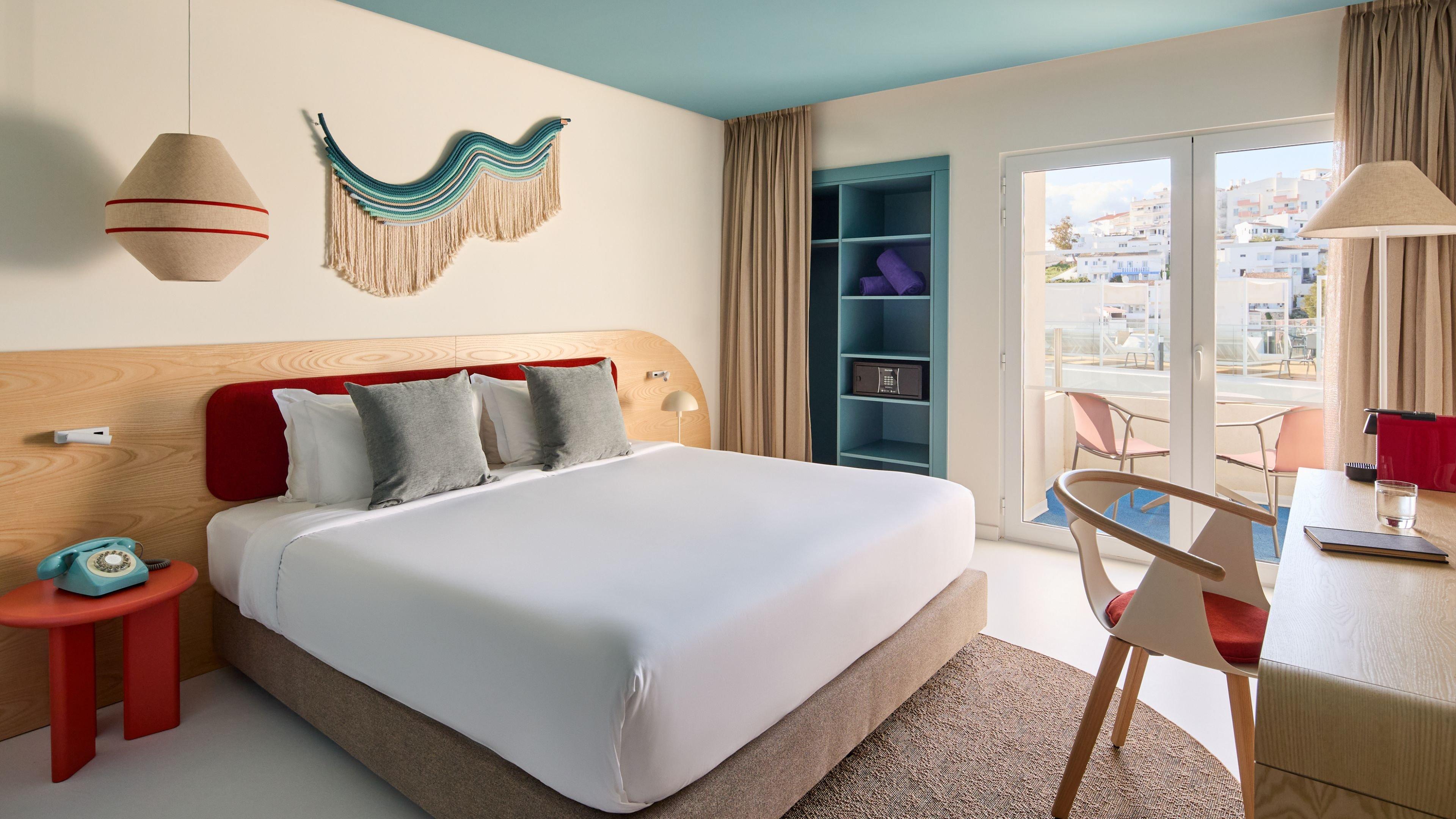 Double Pool View King Bed