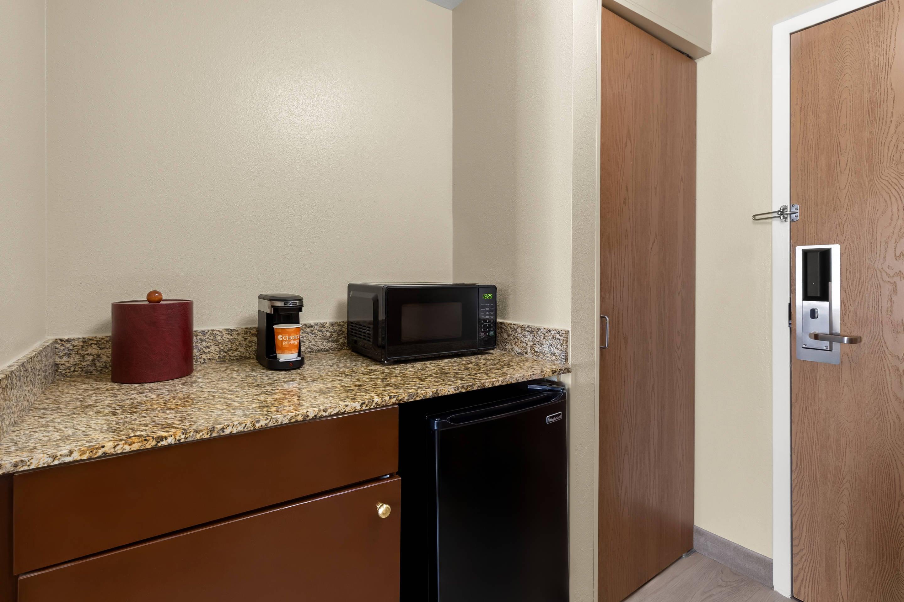 Suite Two Queen Beds Non Smoking