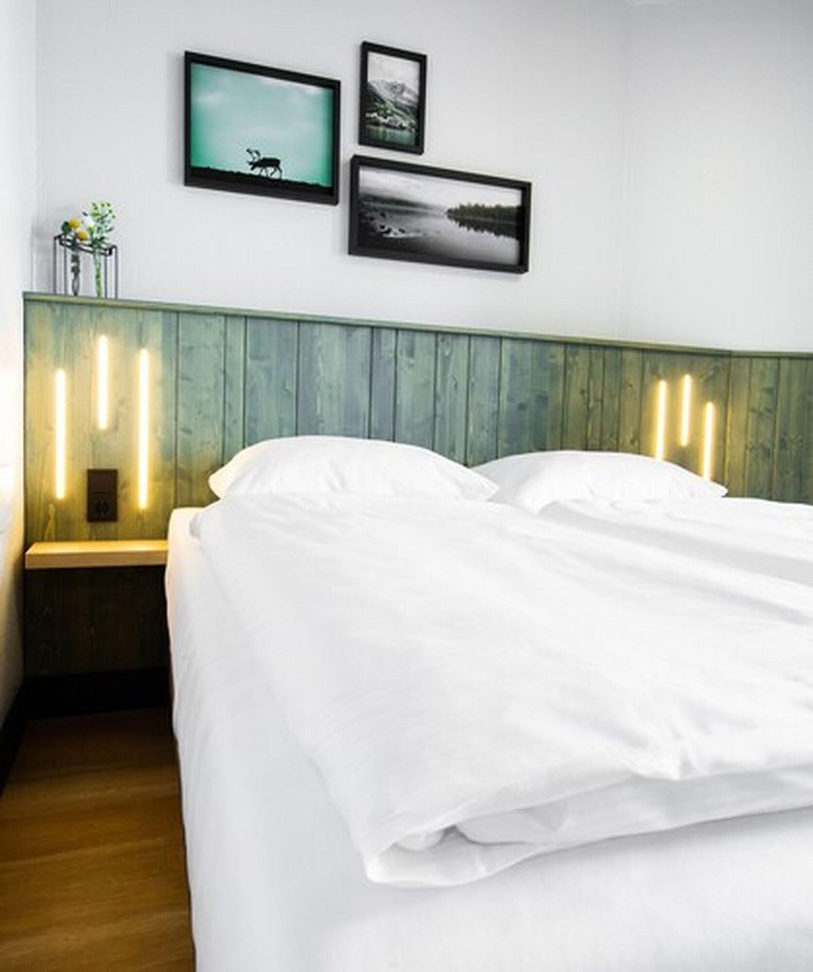 Double Queen Size Bed