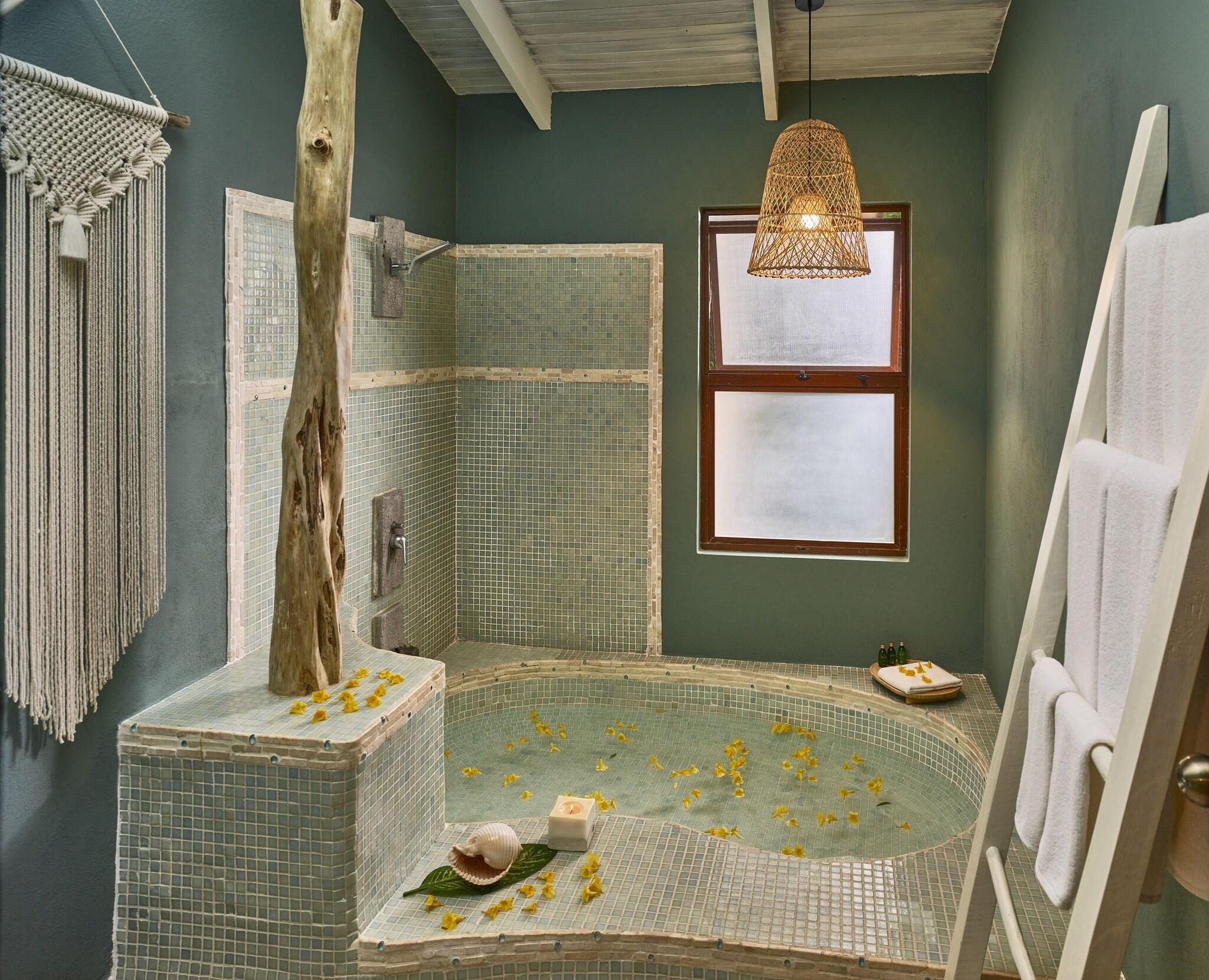 Quadruple Deluxe Two Queen Beds