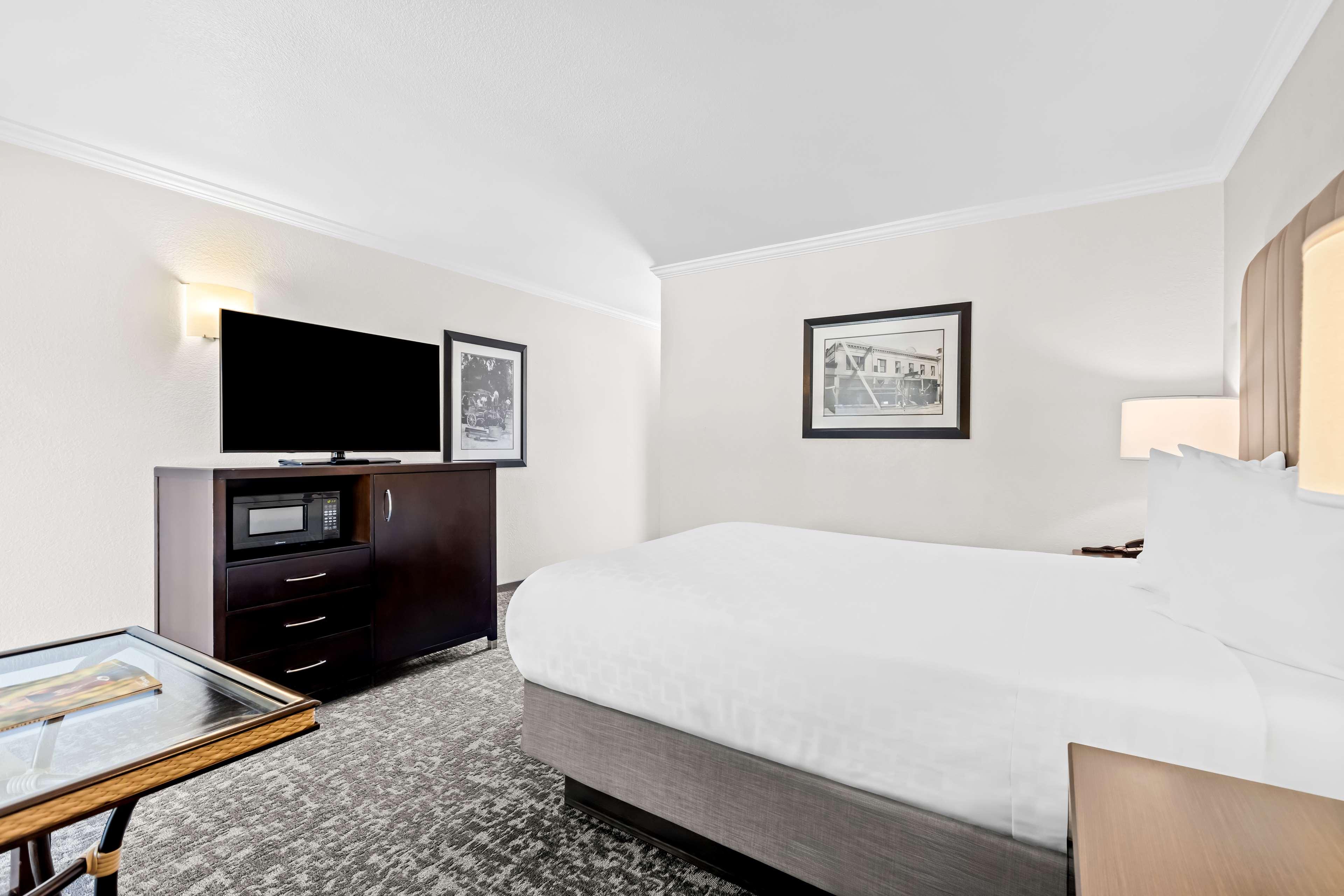 Room Queen Bed Non Smoking