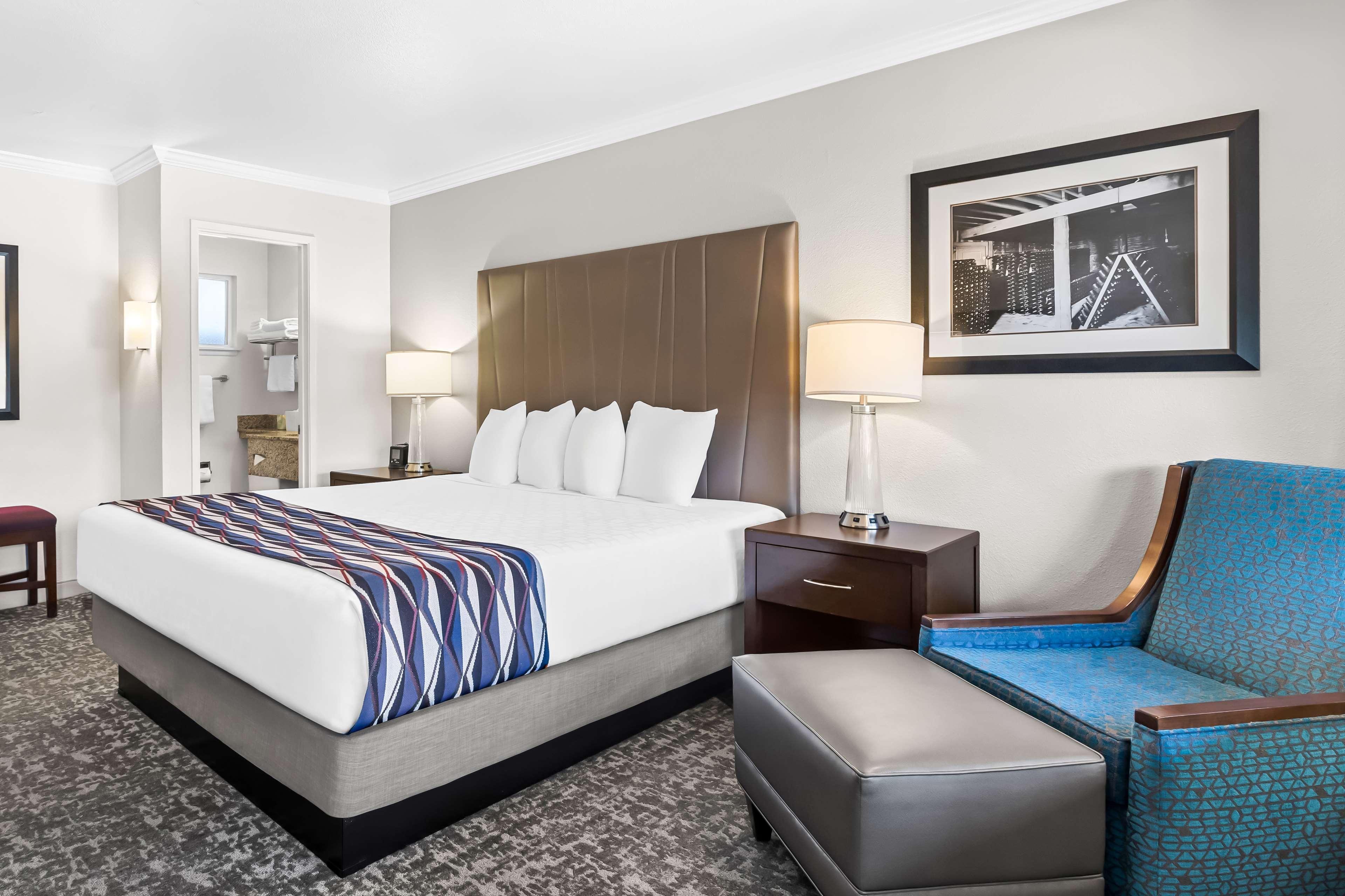 Room King Bed Non Smoking