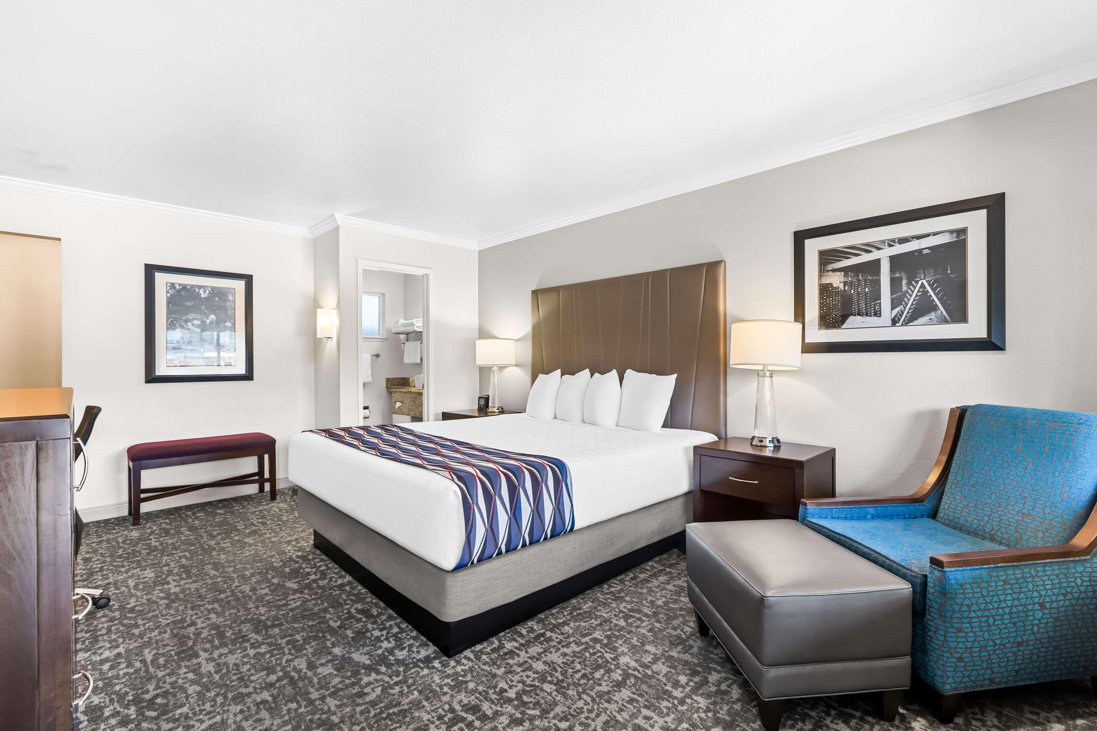 Room King Bed Non Smoking