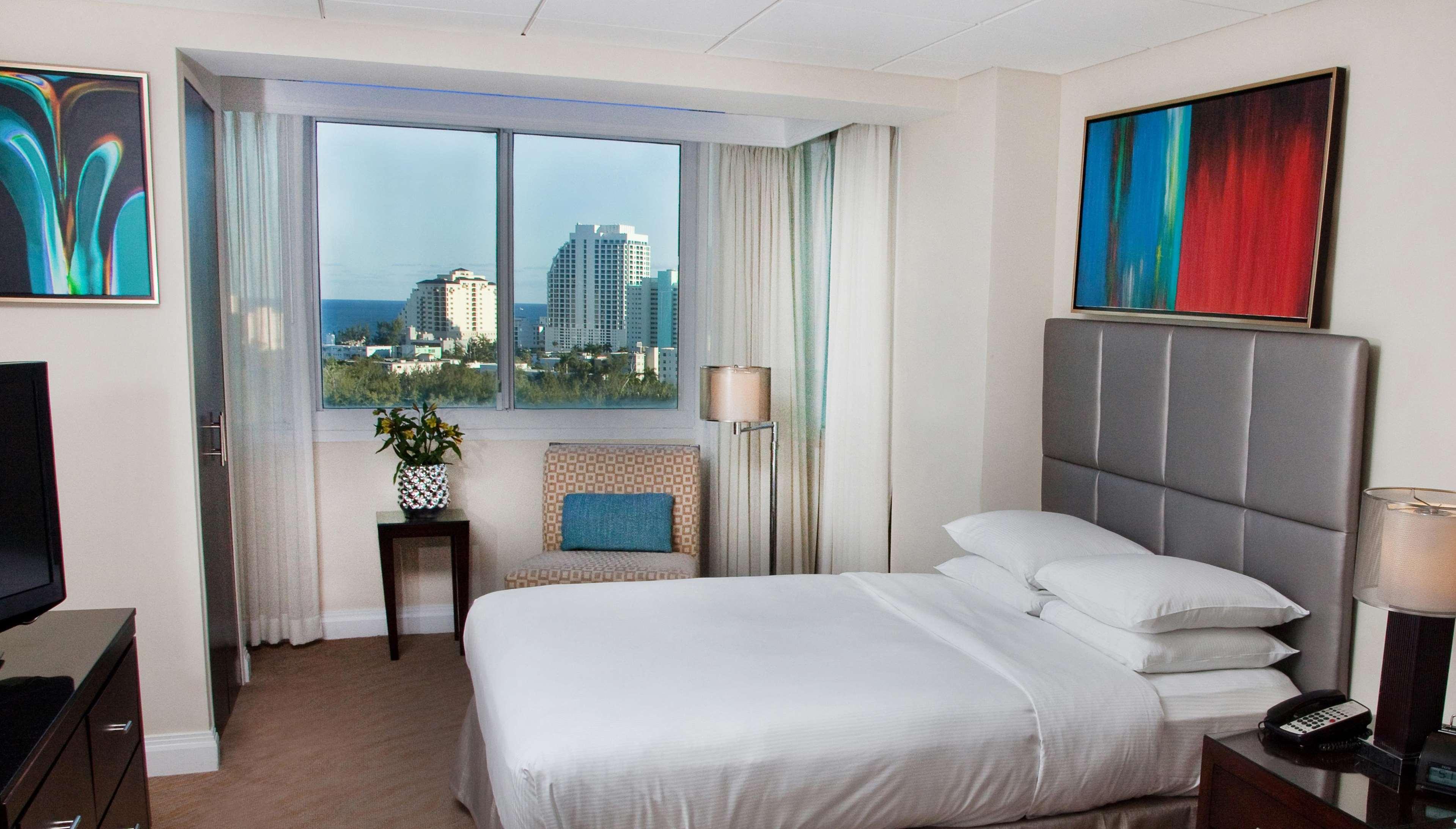 Suite City View Queen Bed