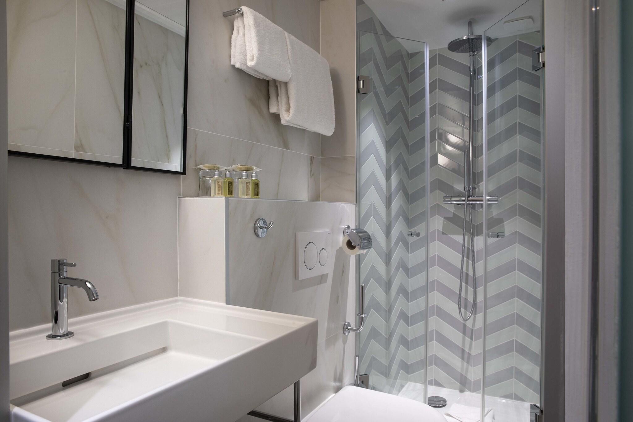 Quadruple Connecting Room