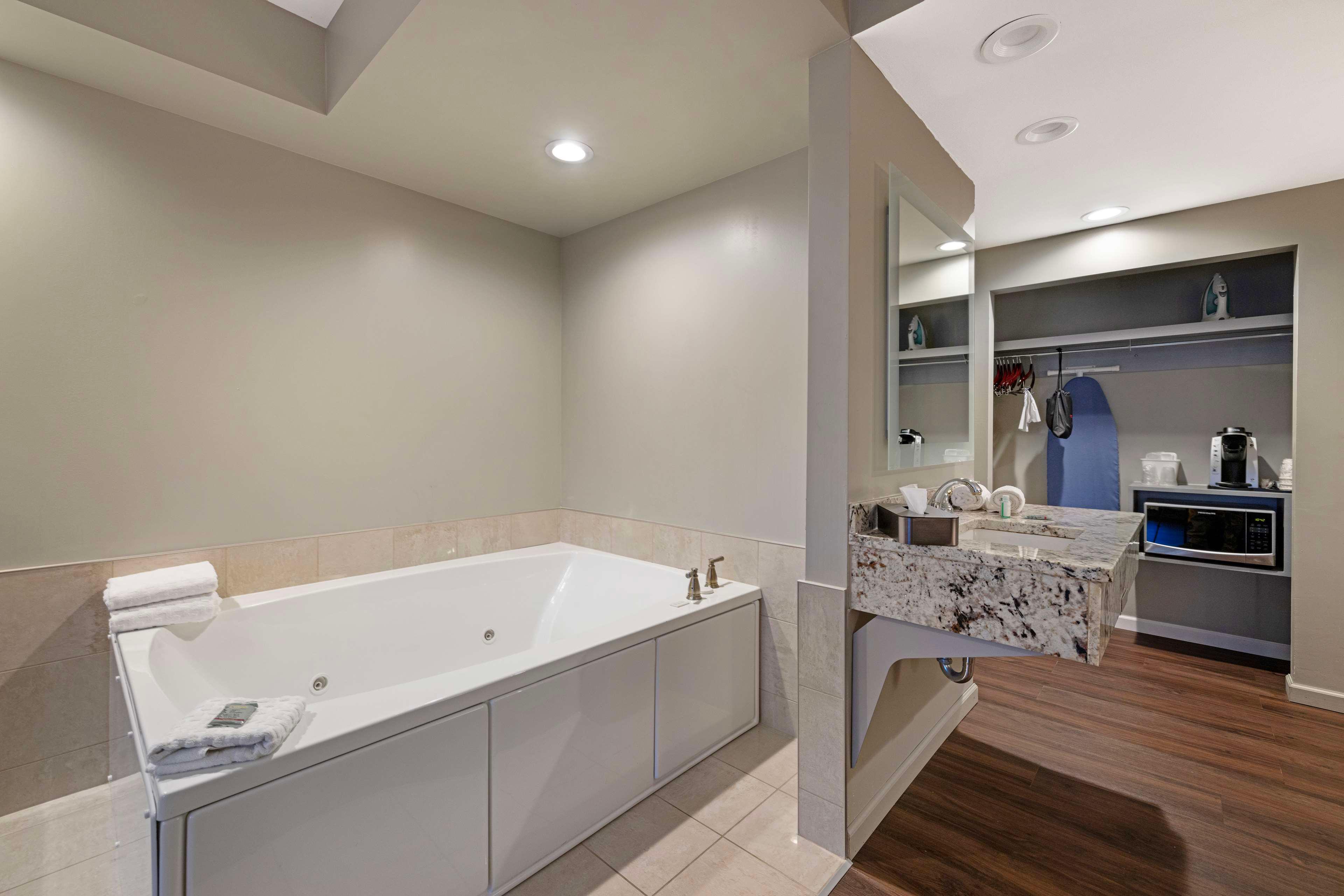 Suite King Bed Non Smoking