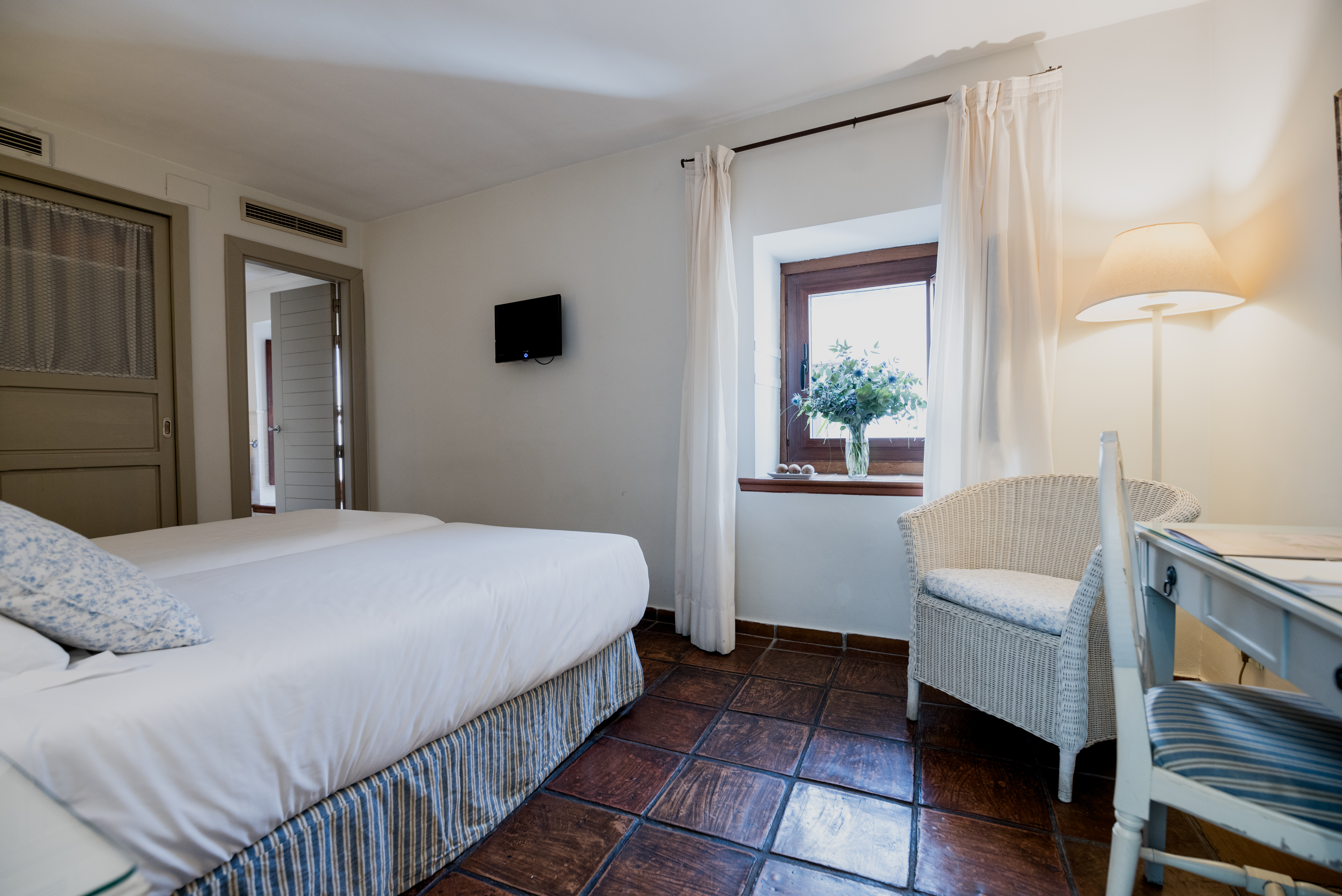 Double or Twin Standard