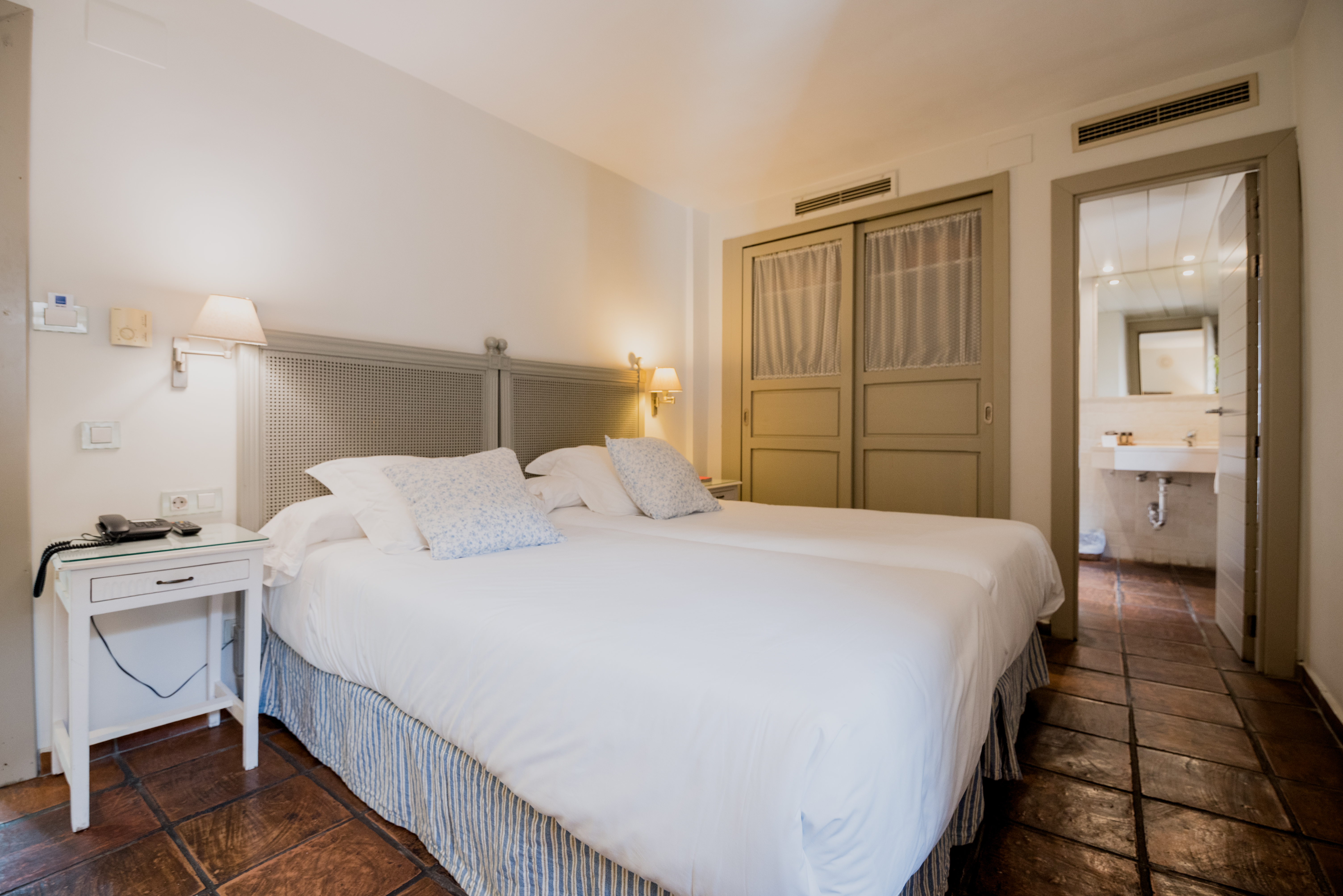 Double or Twin Standard