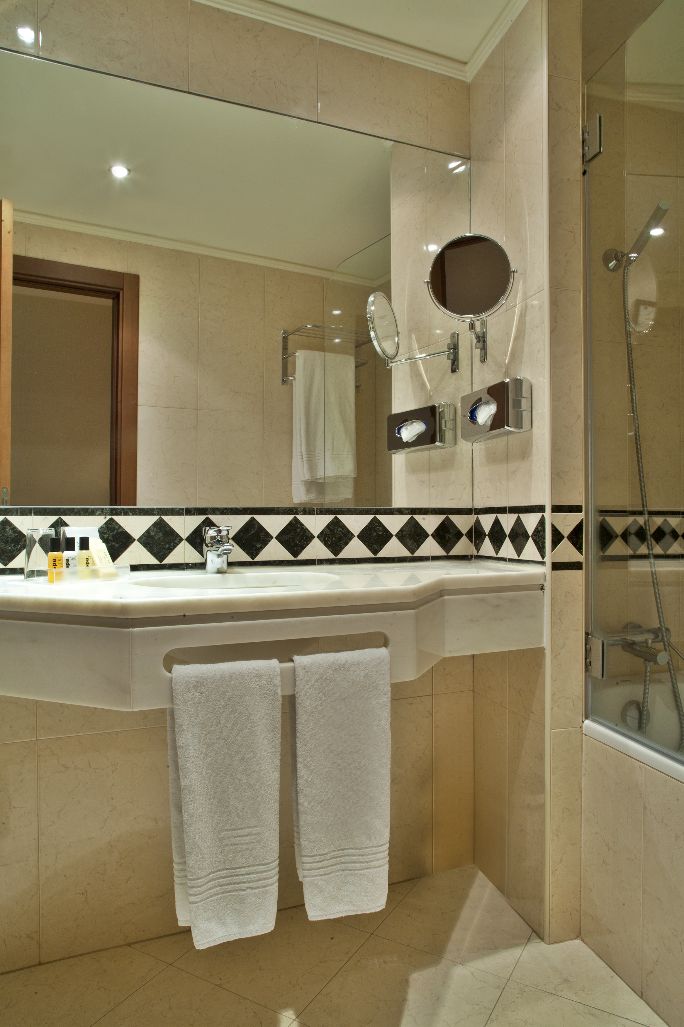 Double or Twin Standard