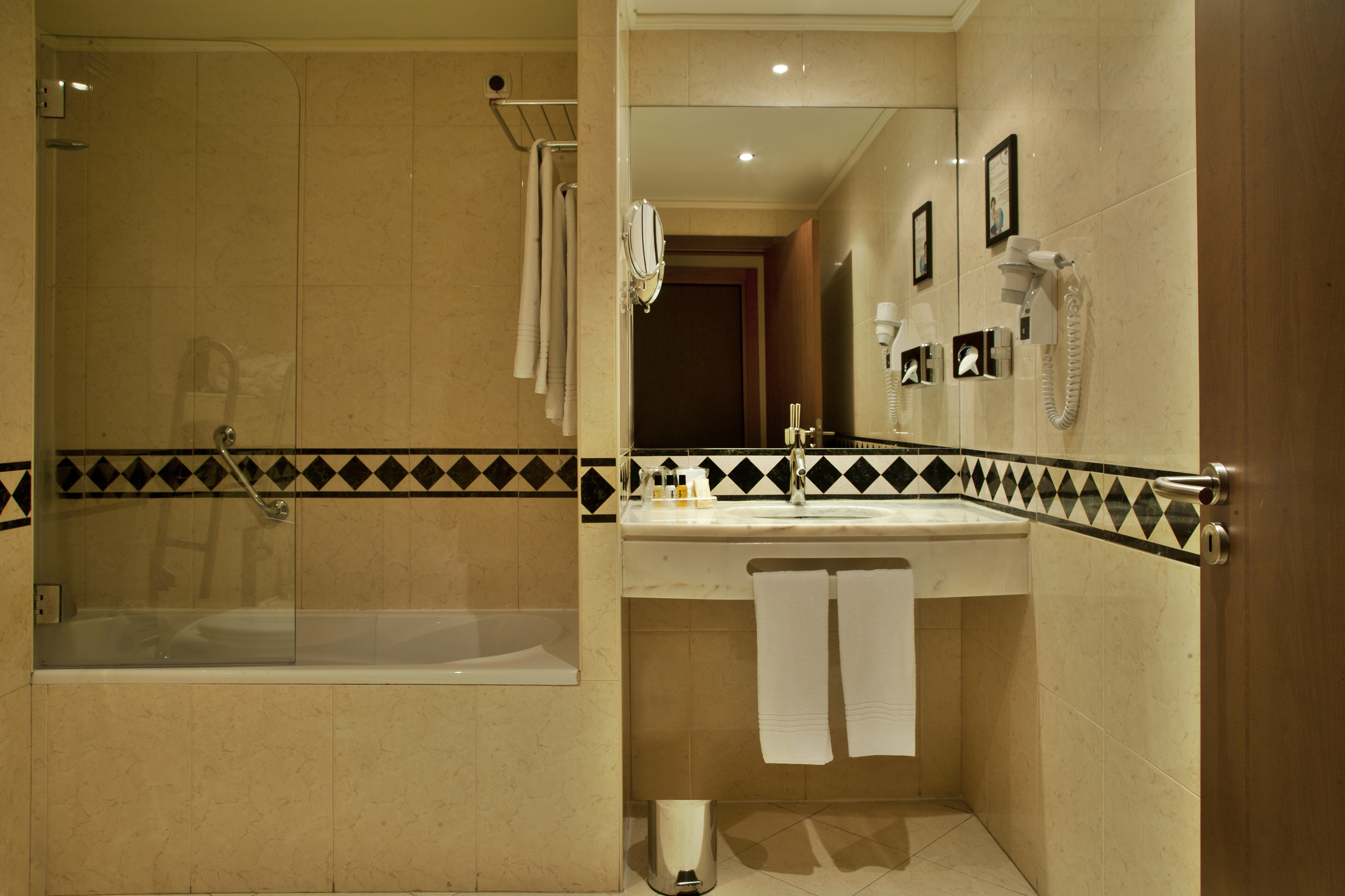 Double or Twin Standard