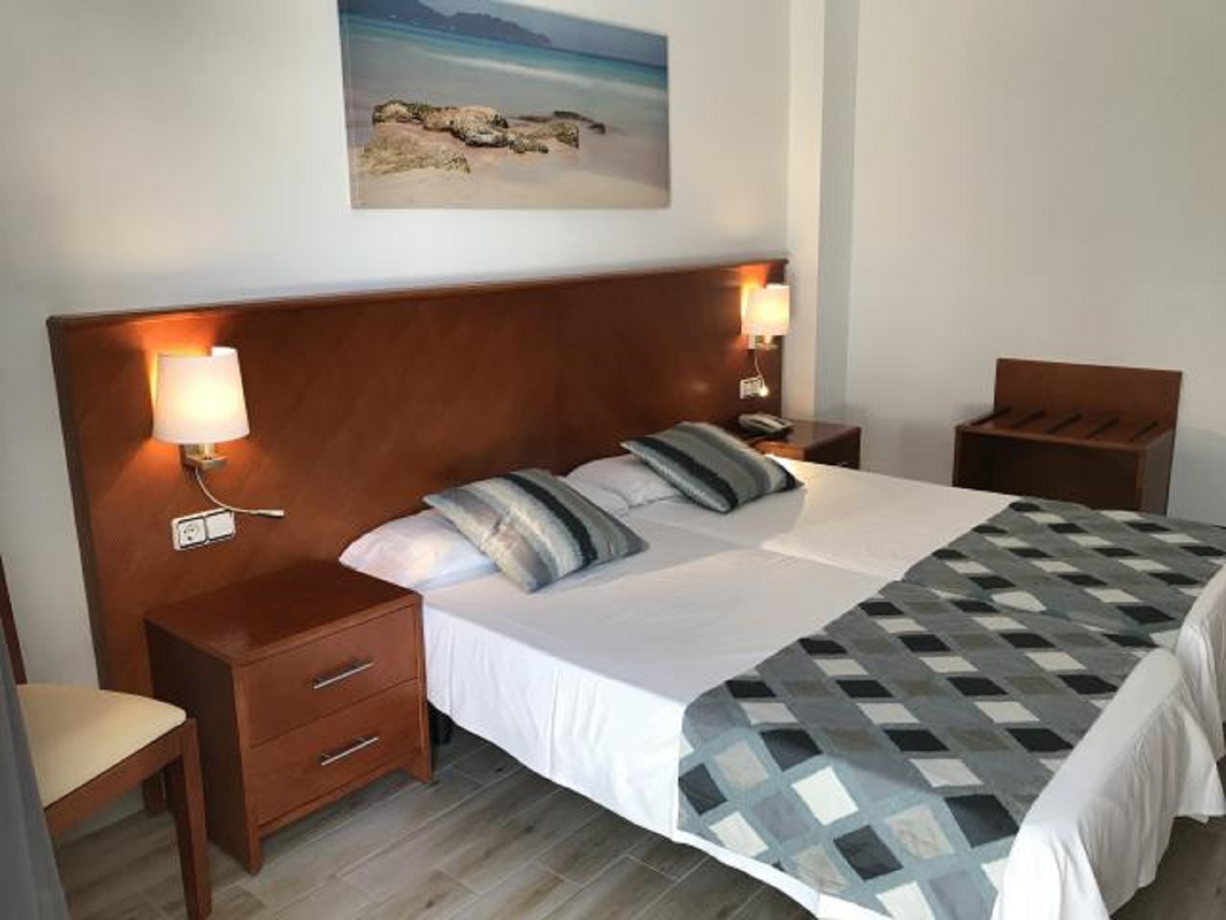 Double or Twin Standard