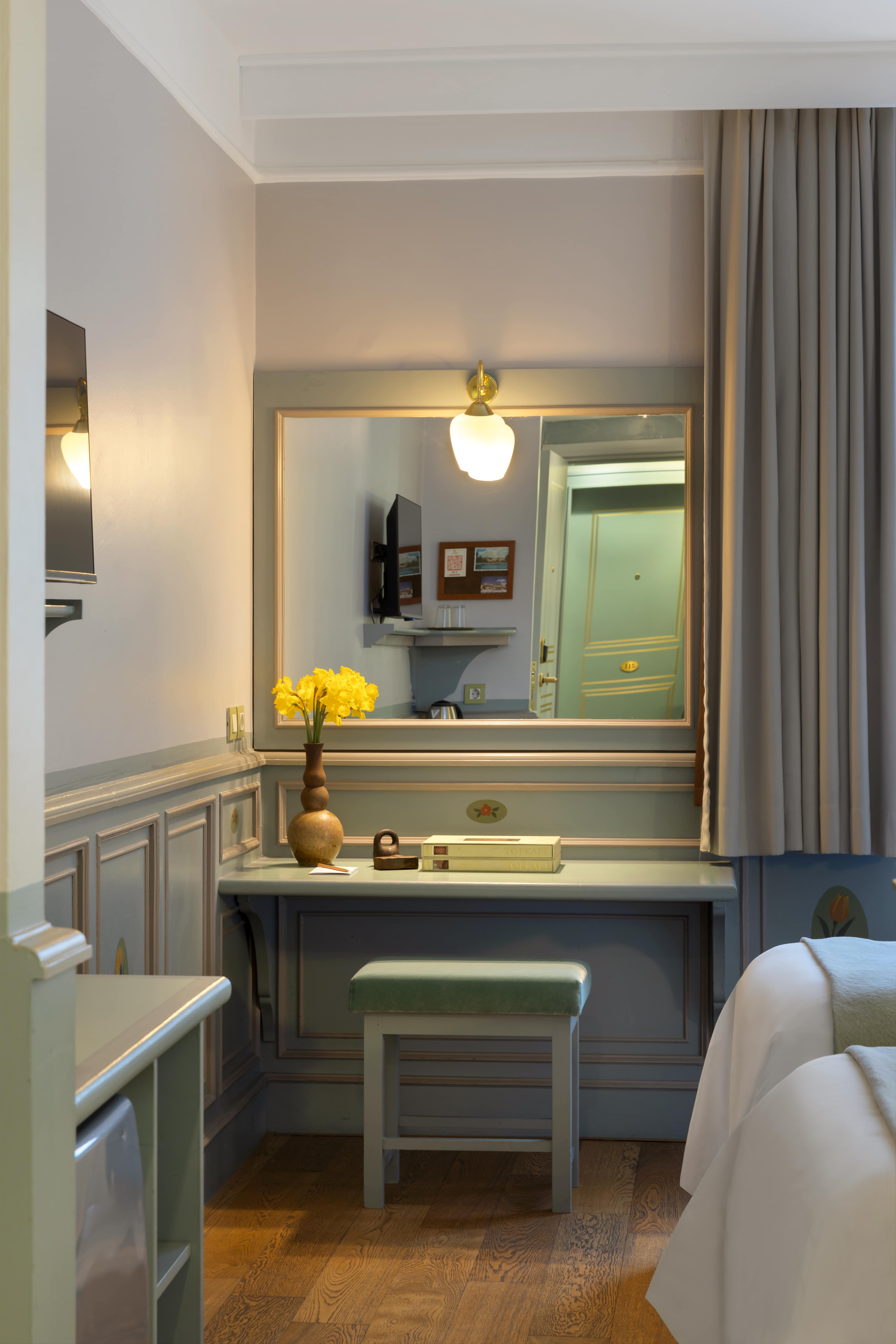 Double or Twin Standard