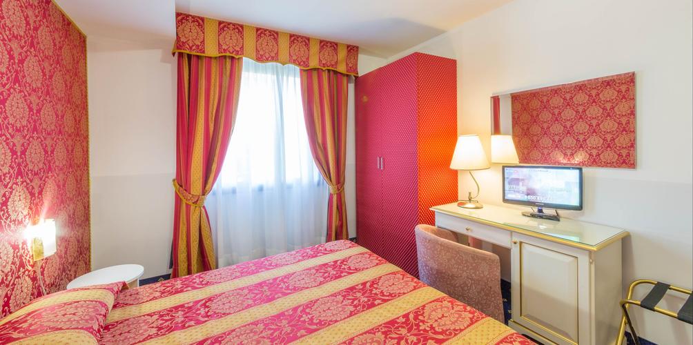 Double or Twin Deluxe