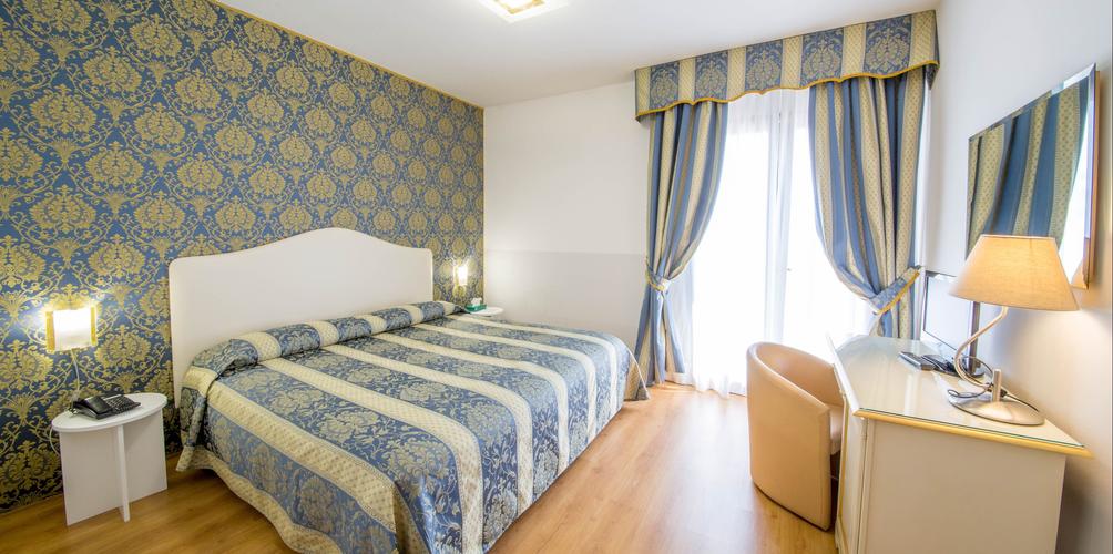 Double or Twin Deluxe