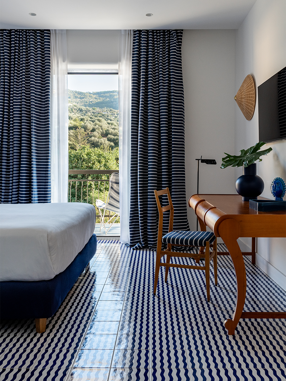 Double or Twin Standard