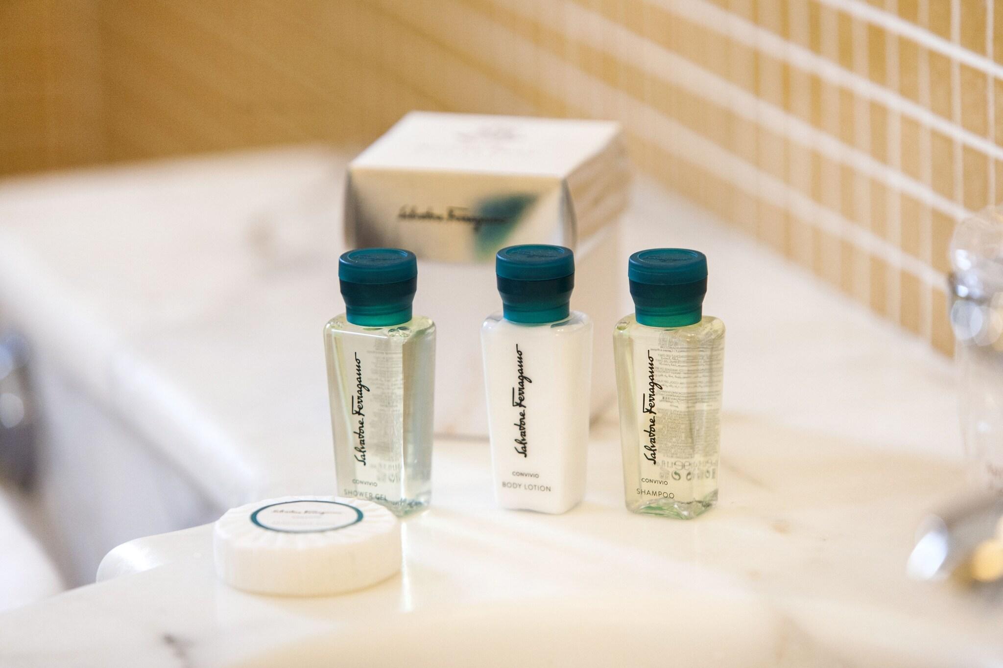 Twin Deluxe Two Beds