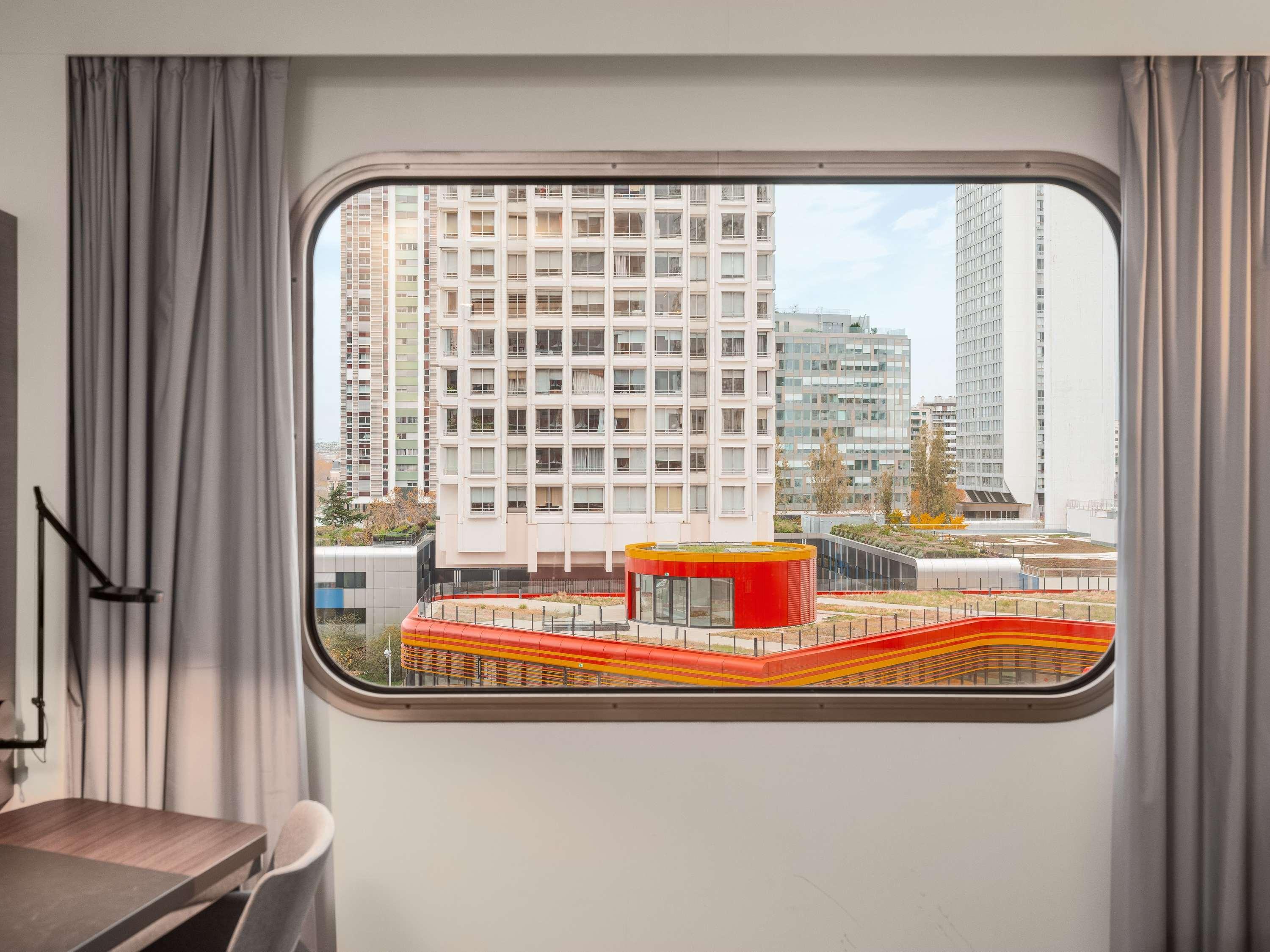 Double Classic Queen Bed