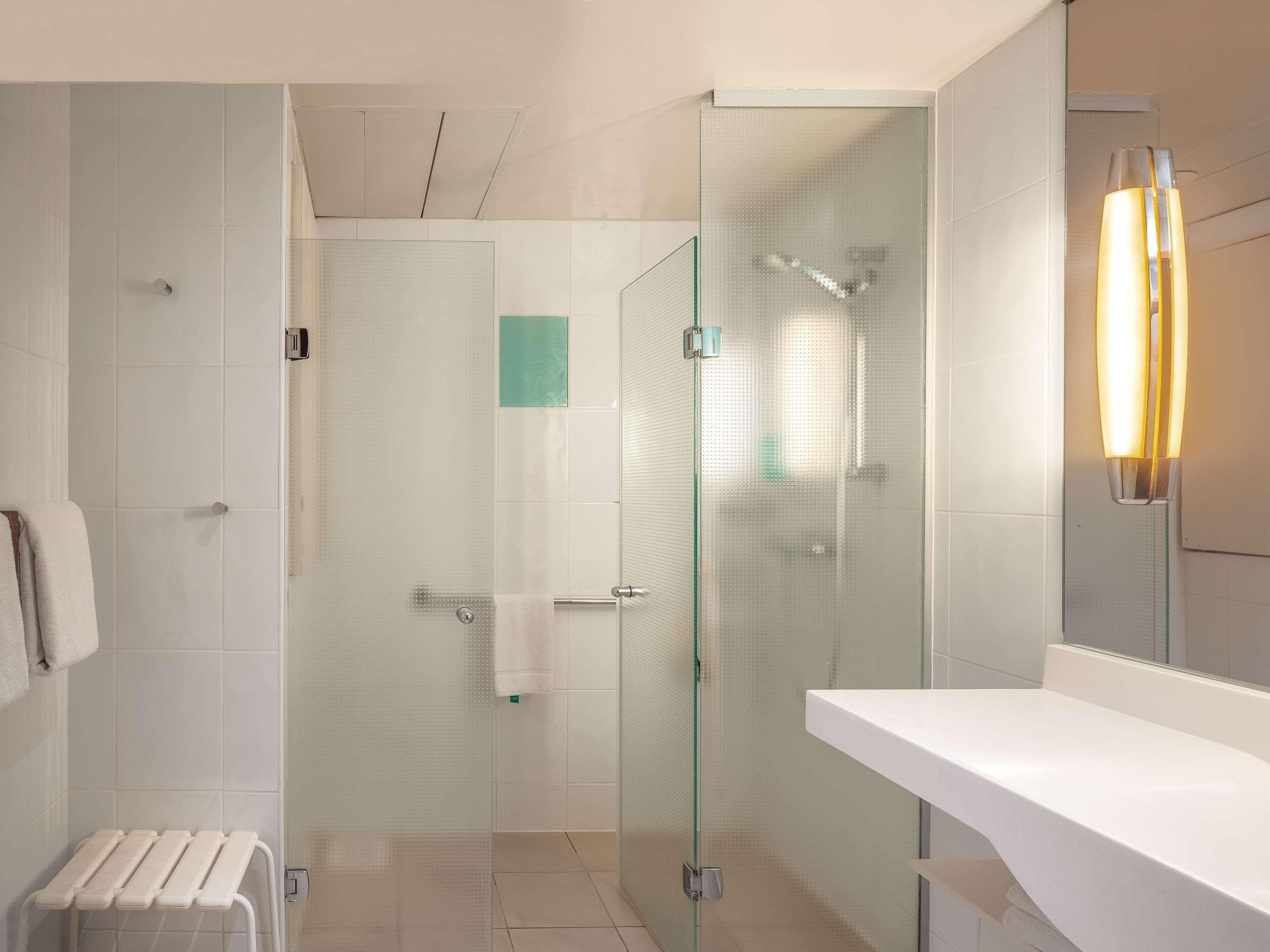 Double Accessible-queen Size Bed