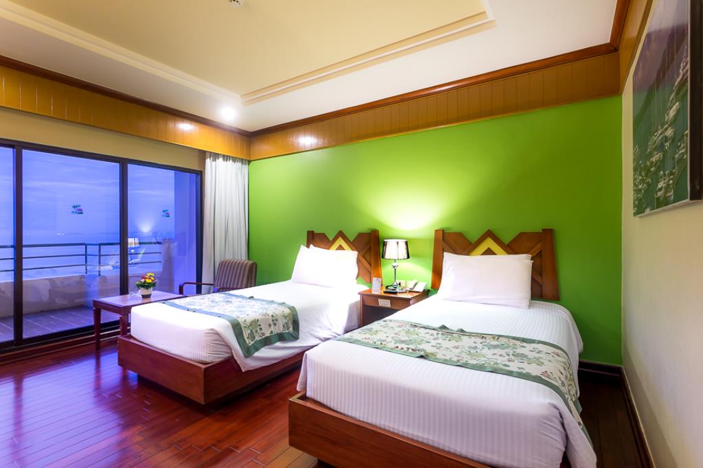 Double or Twin Deluxe Sea View