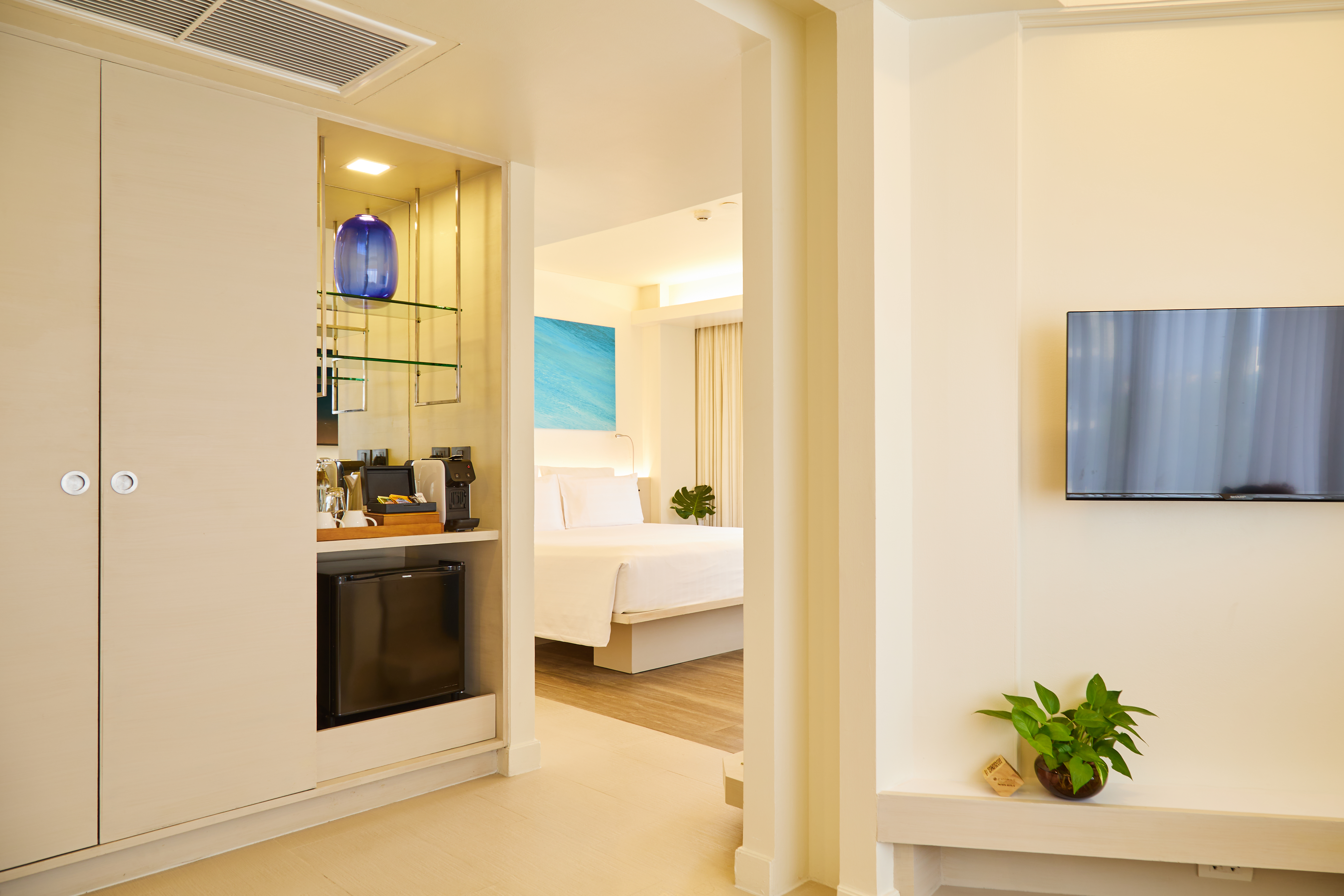 Family Room King Size Bed