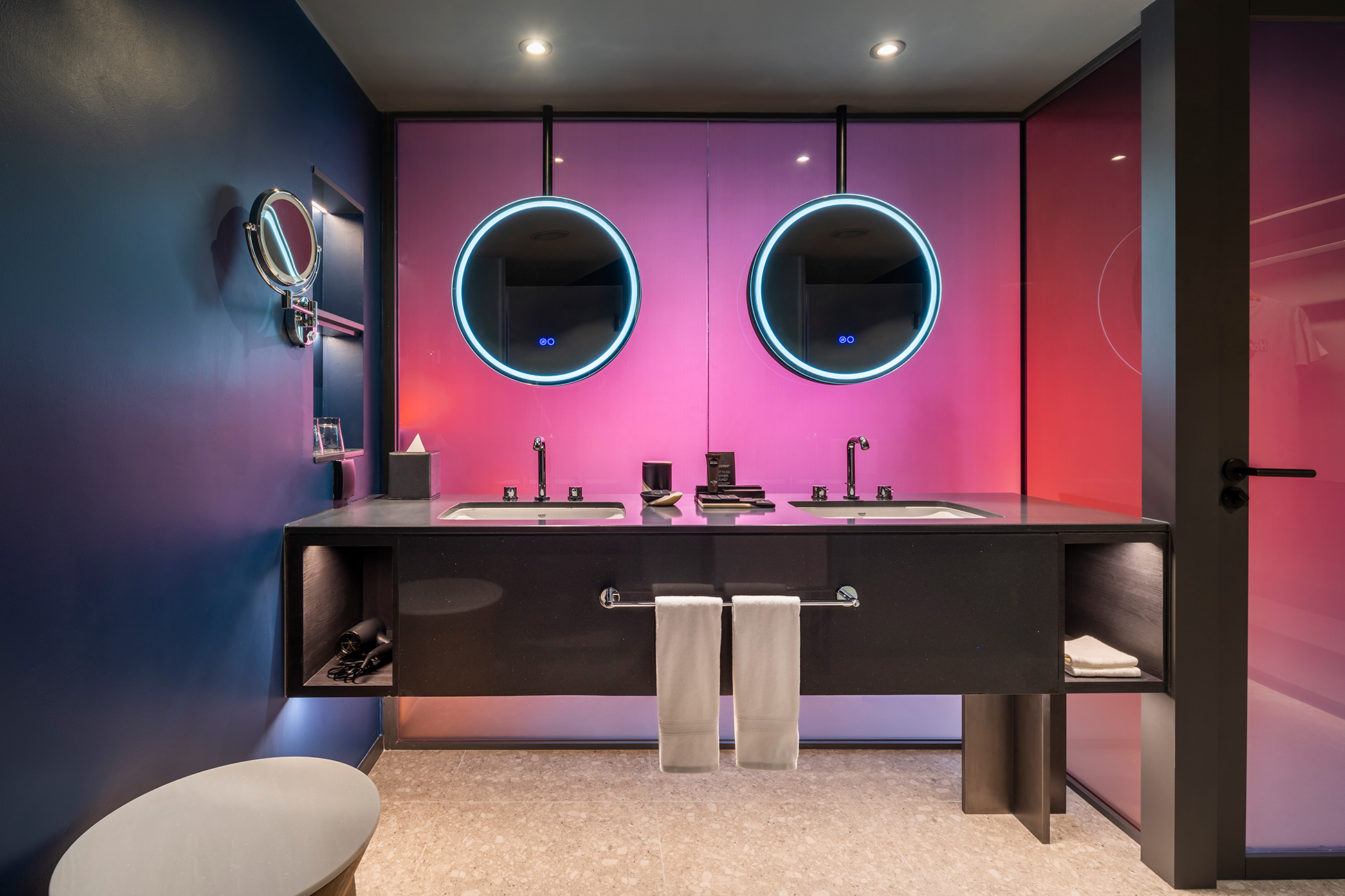 Family Room City View King Bed