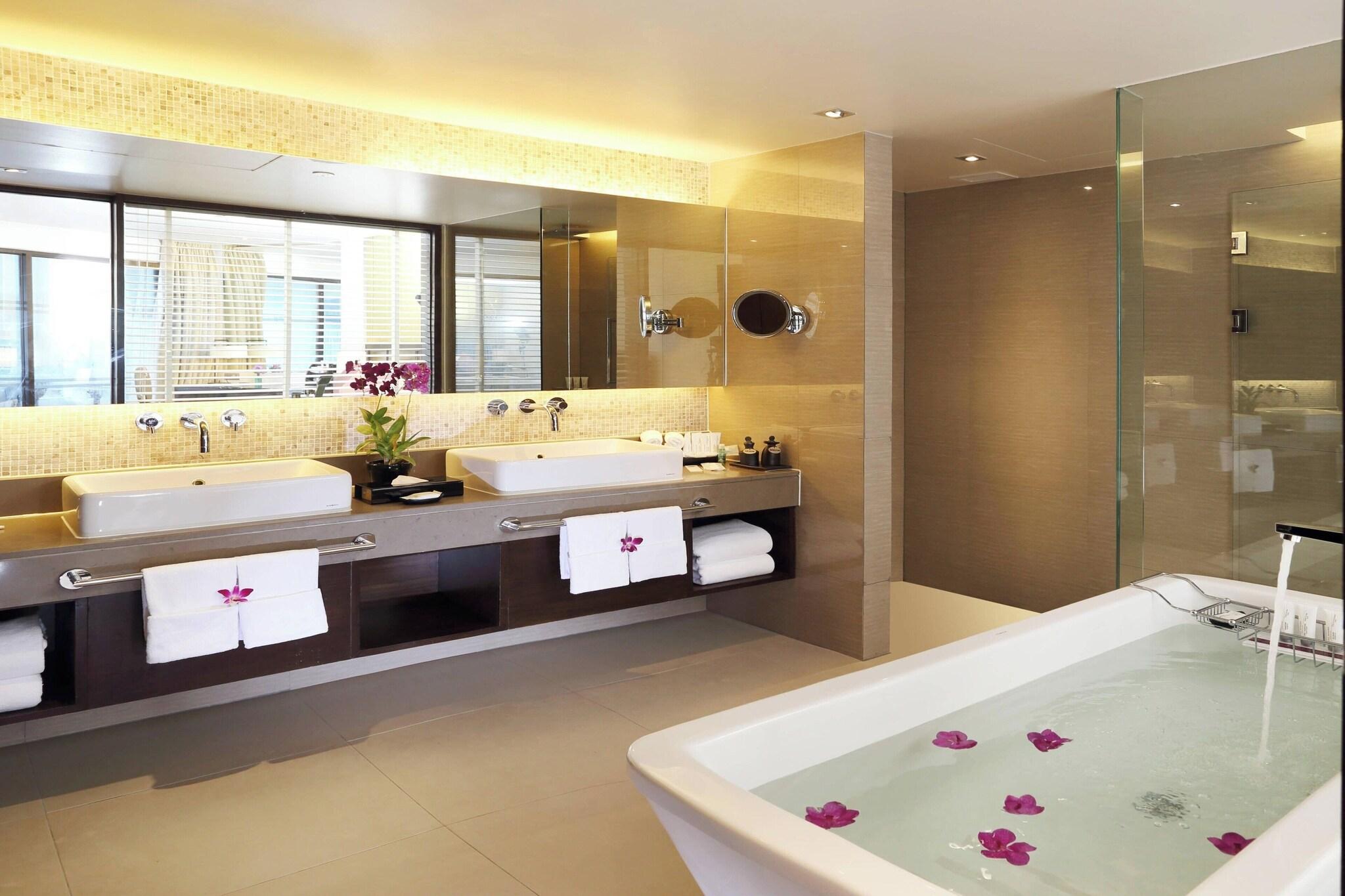 Suite King Bed Two Bedrooms