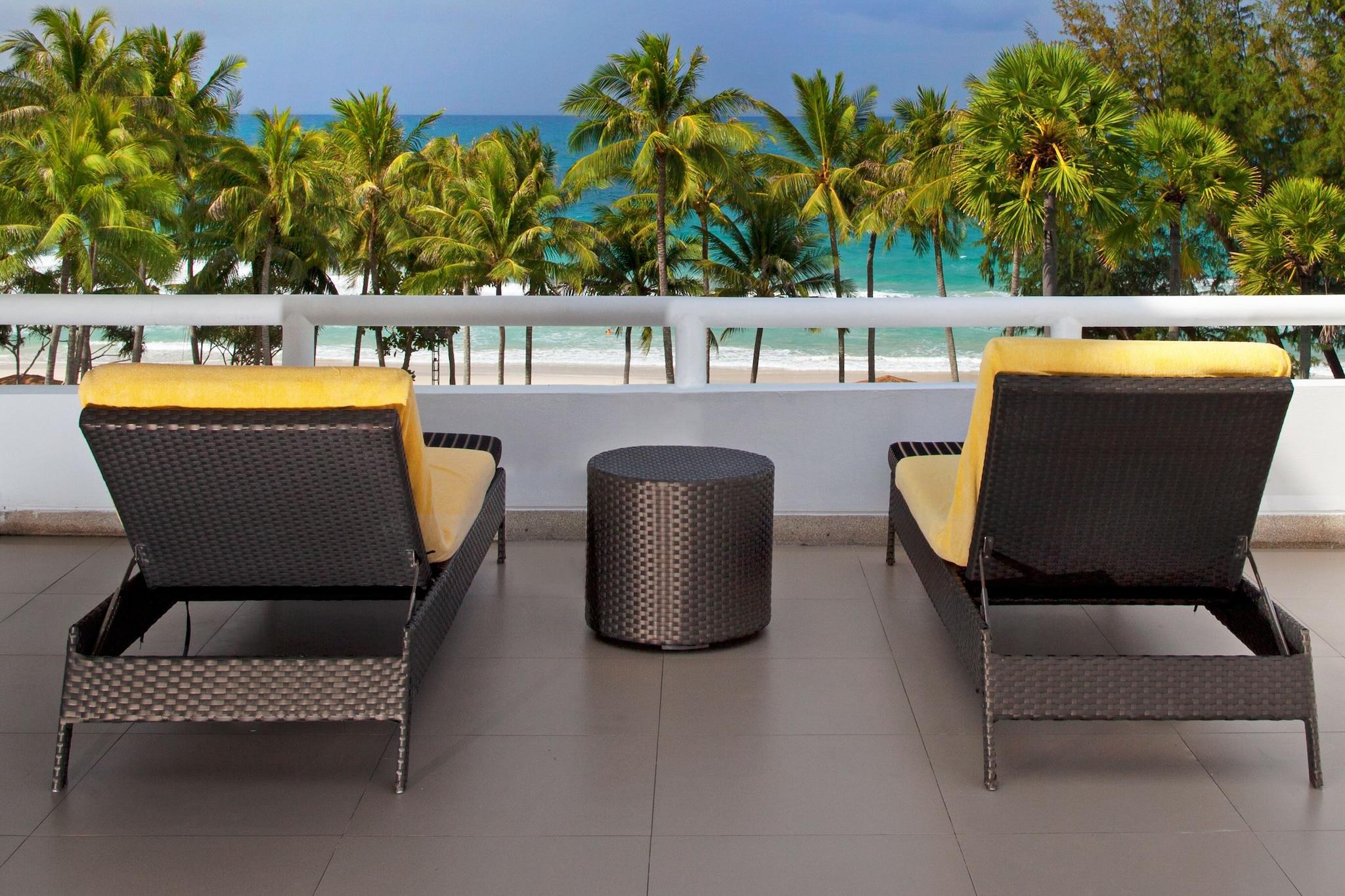 Double Pool View King Bed