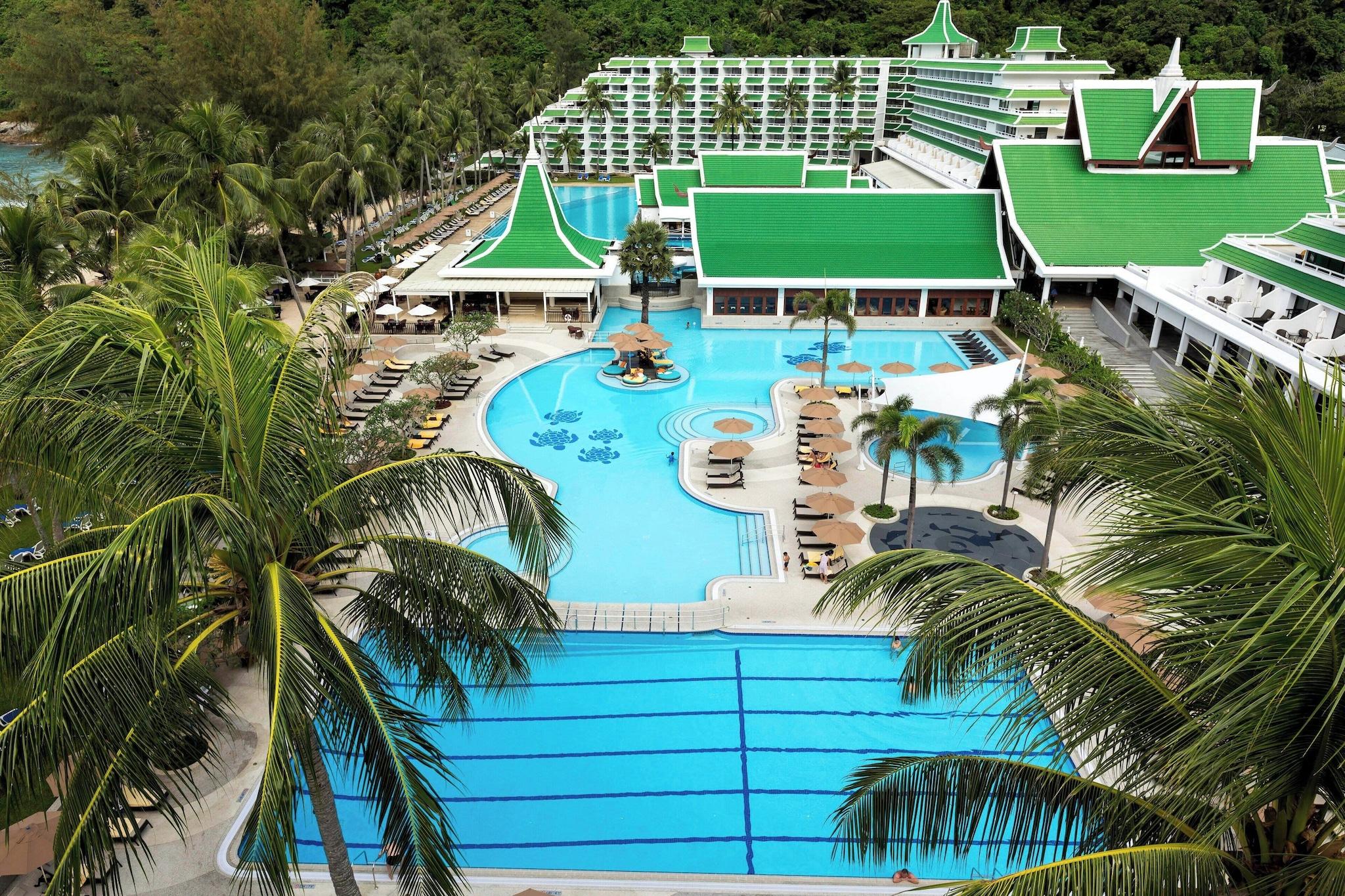 Double Pool View King Bed