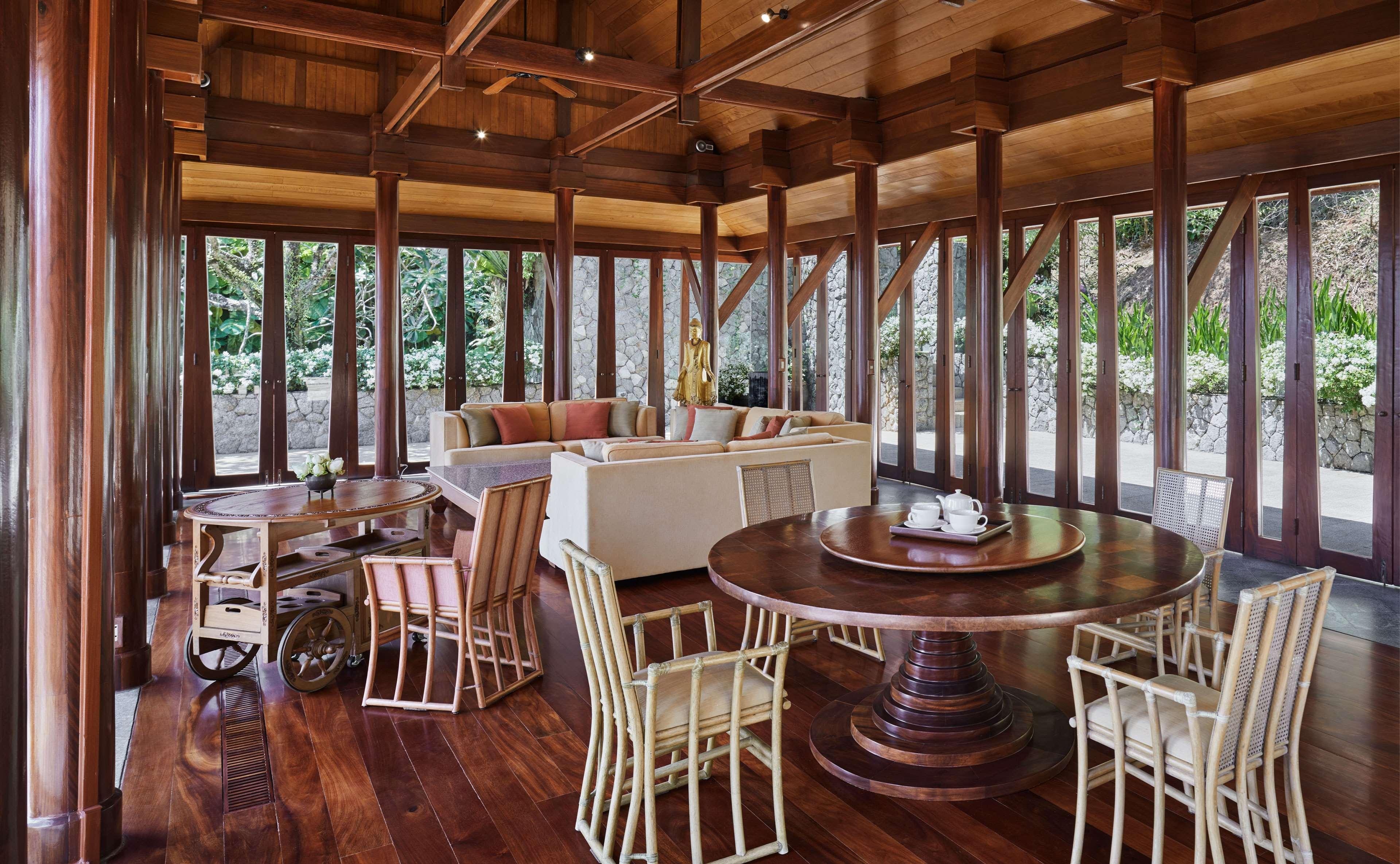 Villa Five Bedrooms with Private Pool