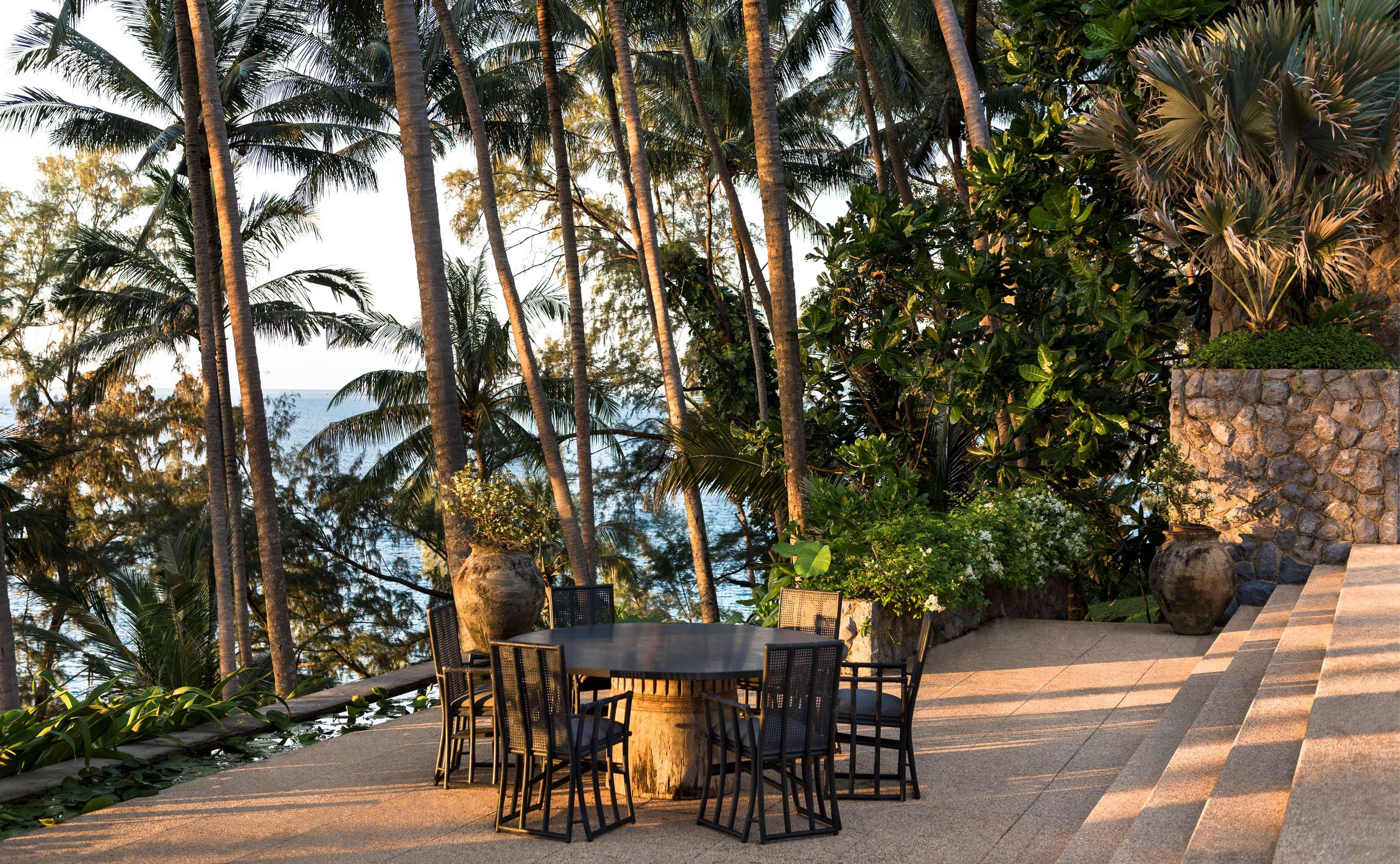 Villa Six Bedrooms with More Than Three Bathrooms