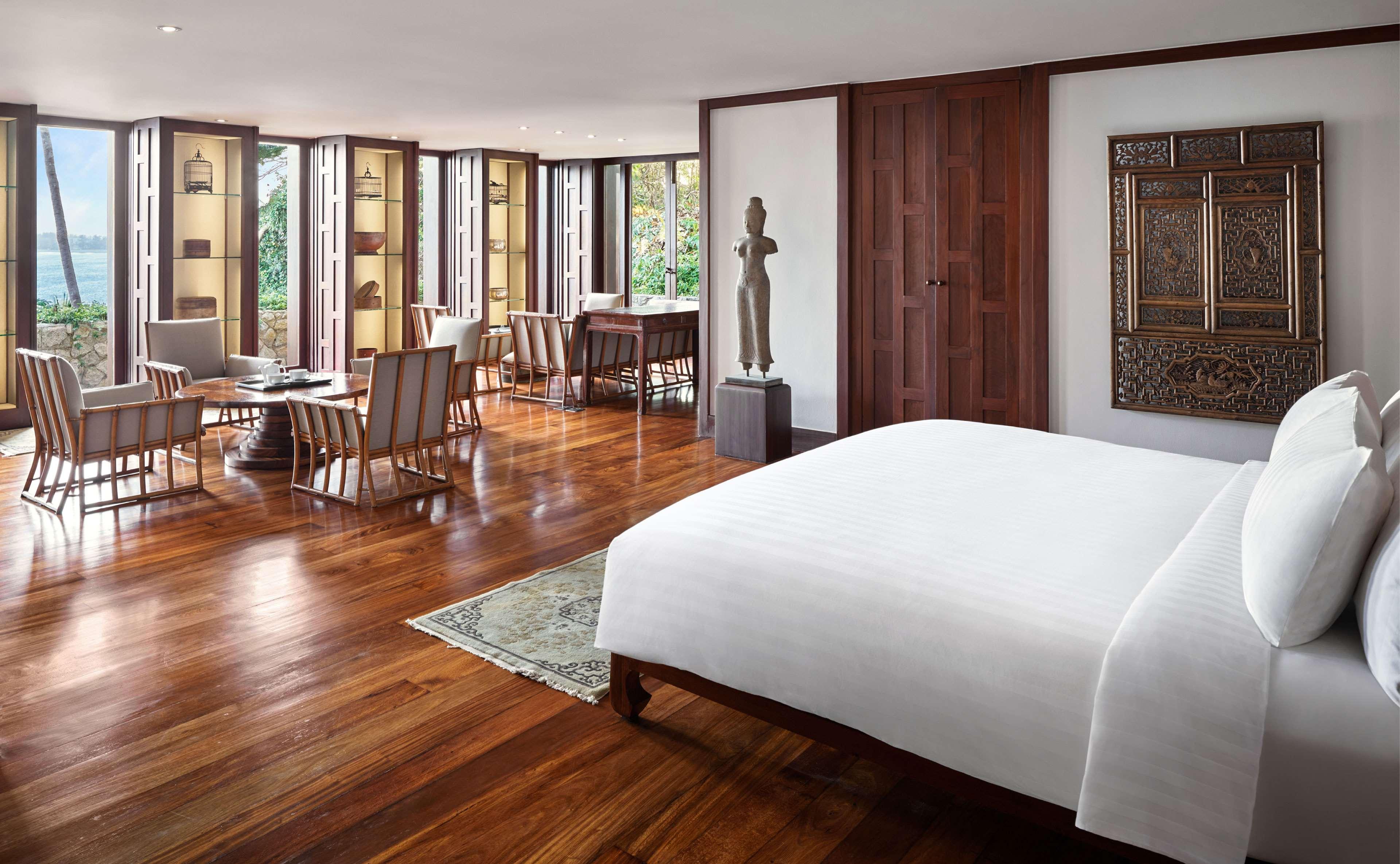 Villa Six Bedrooms with More Than Three Bathrooms