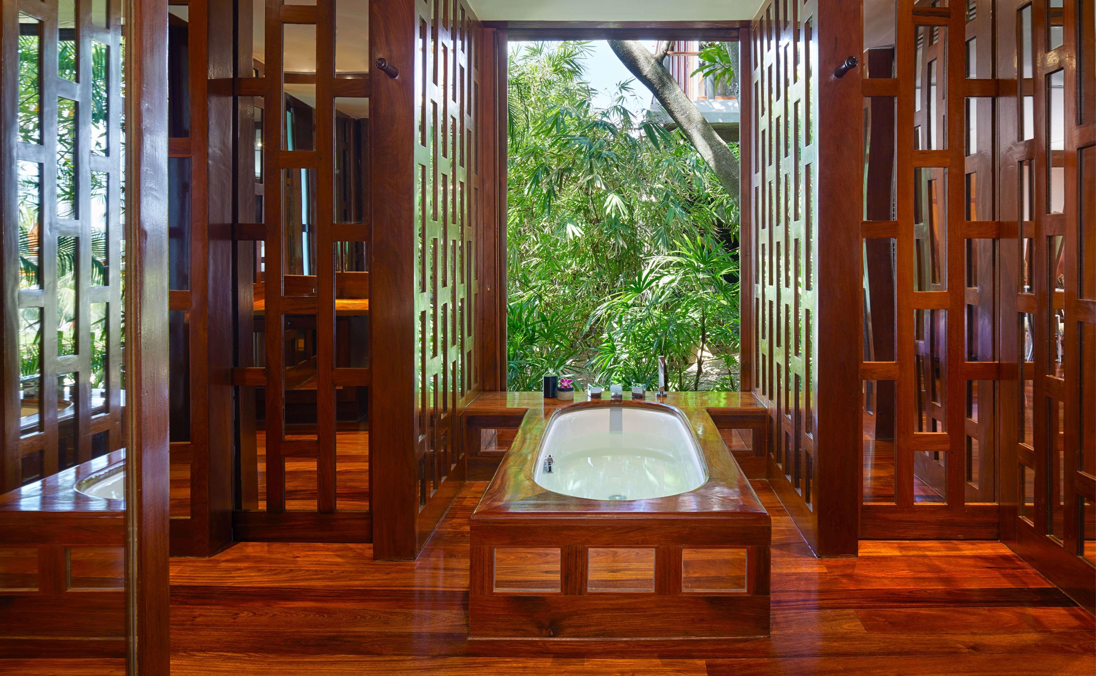 Villa Six Bedrooms with Private Pool