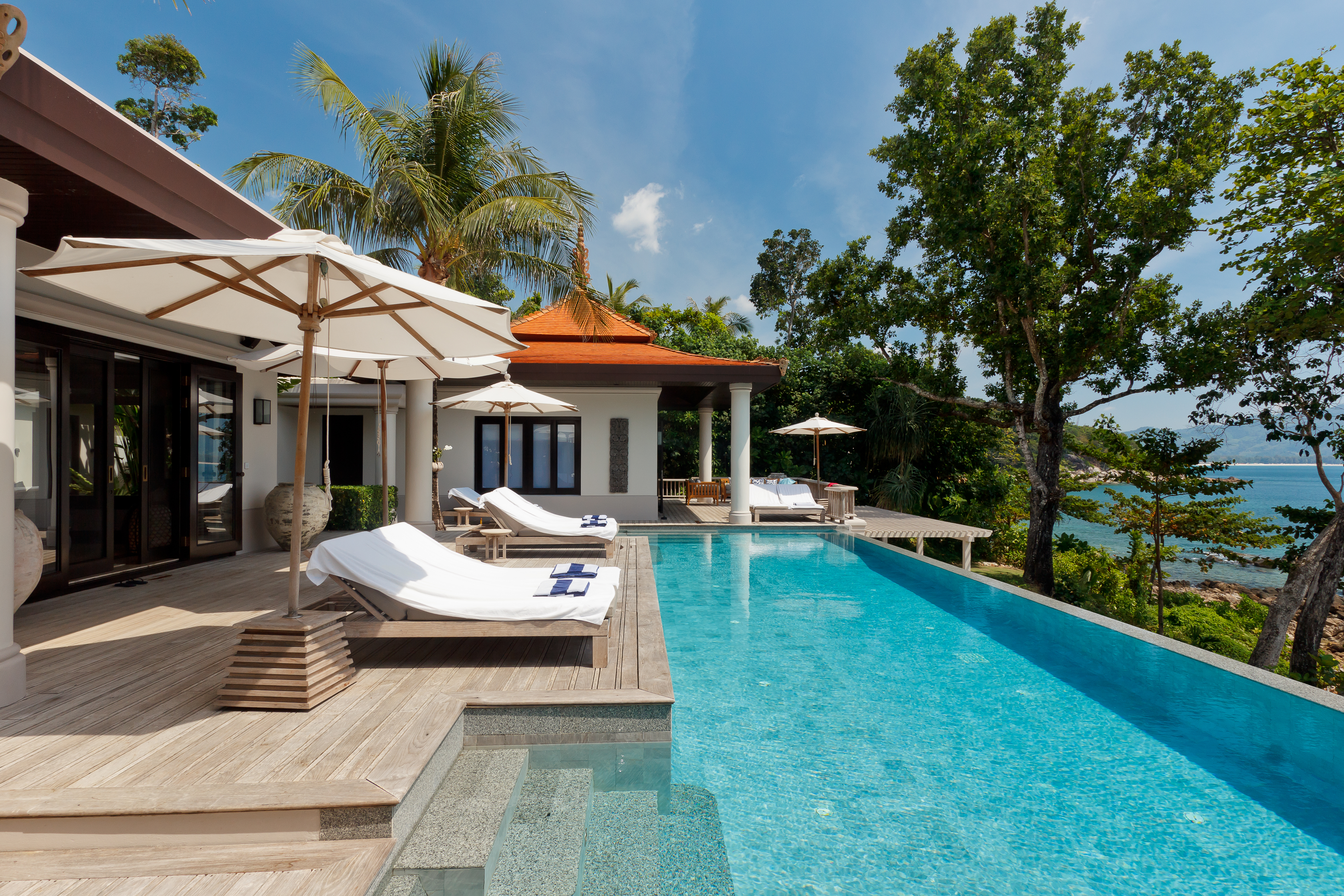 Villa Six Bedrooms with Private Pool