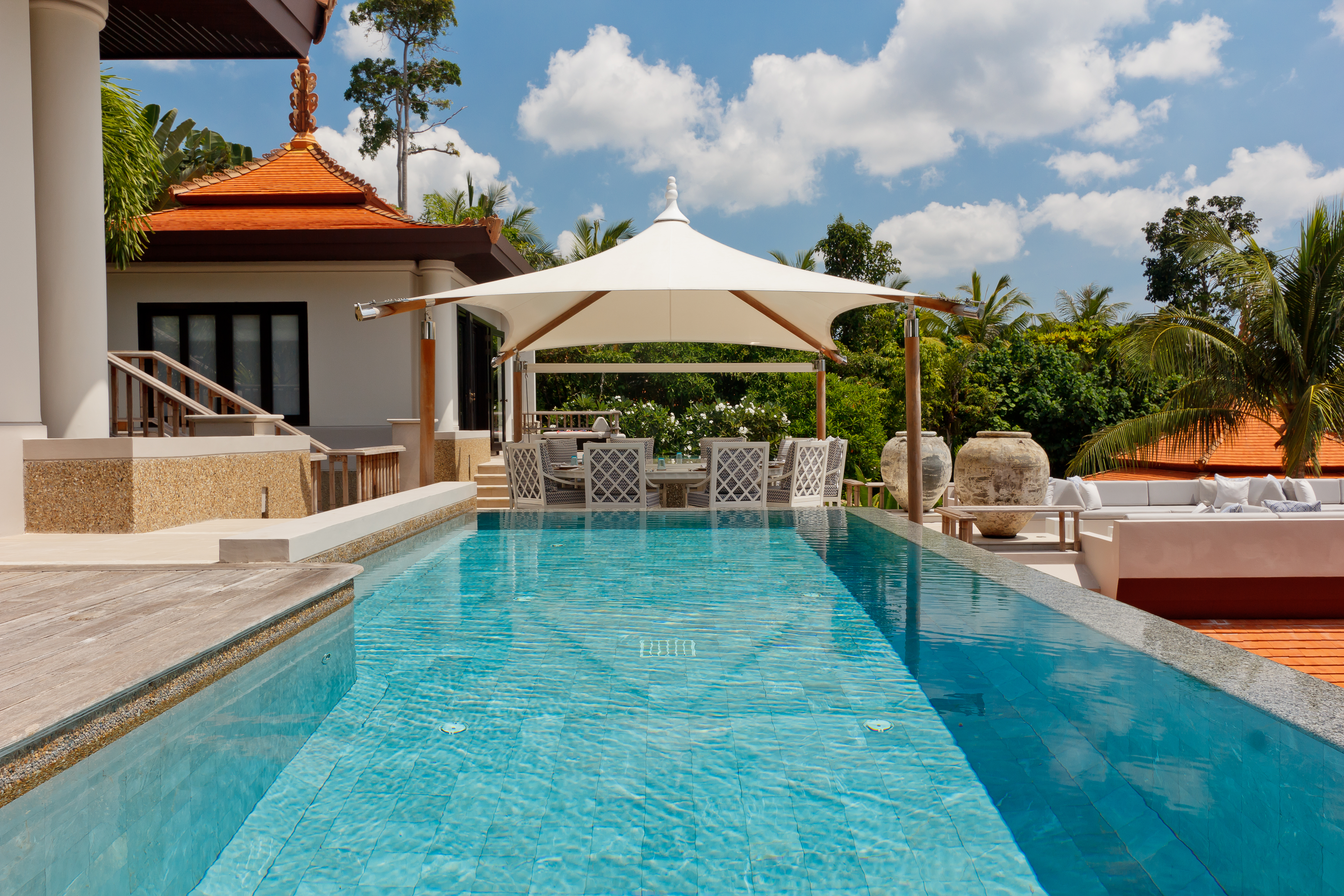 Villa Six Bedrooms with Private Pool