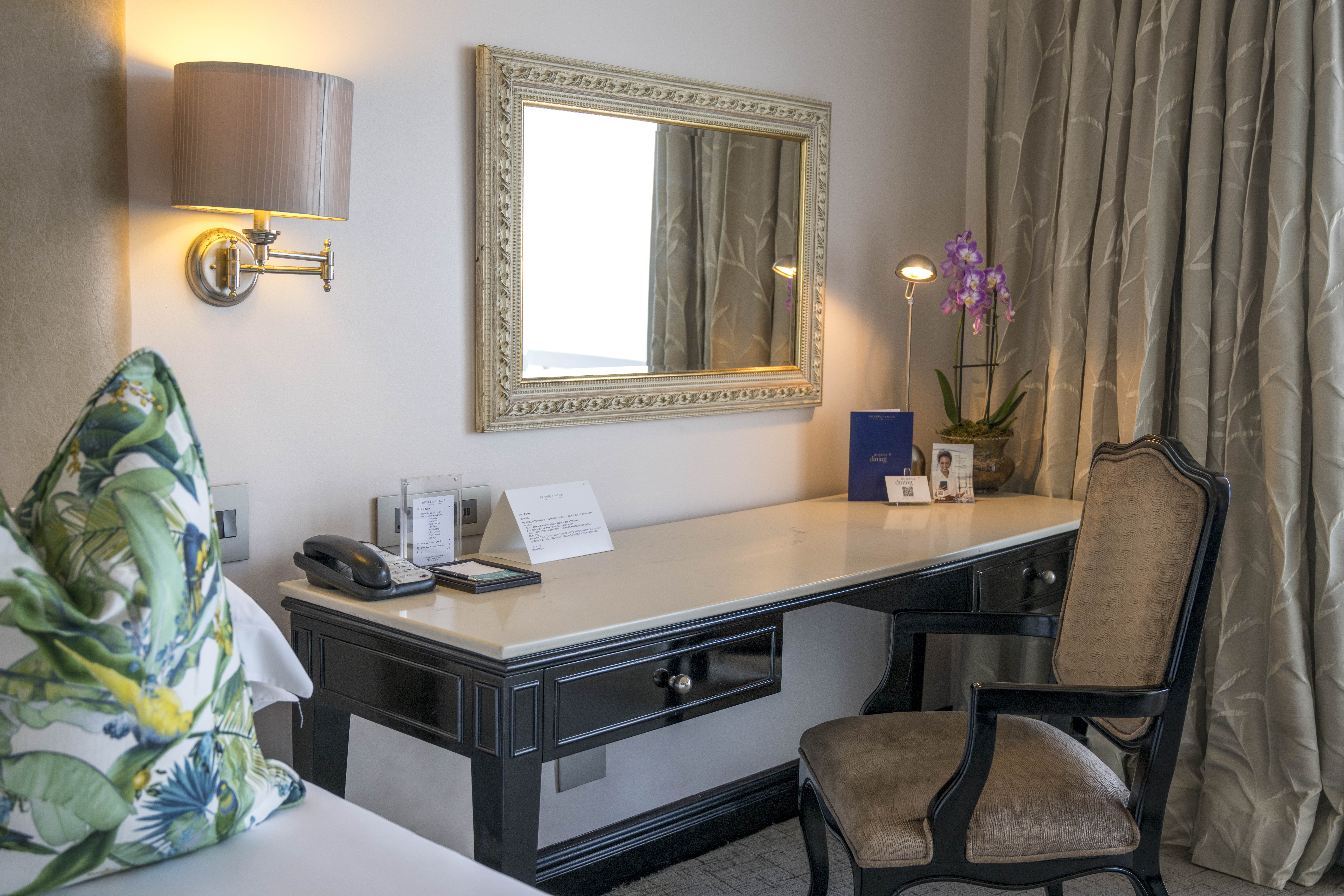 Room Queen Bed Non Smoking