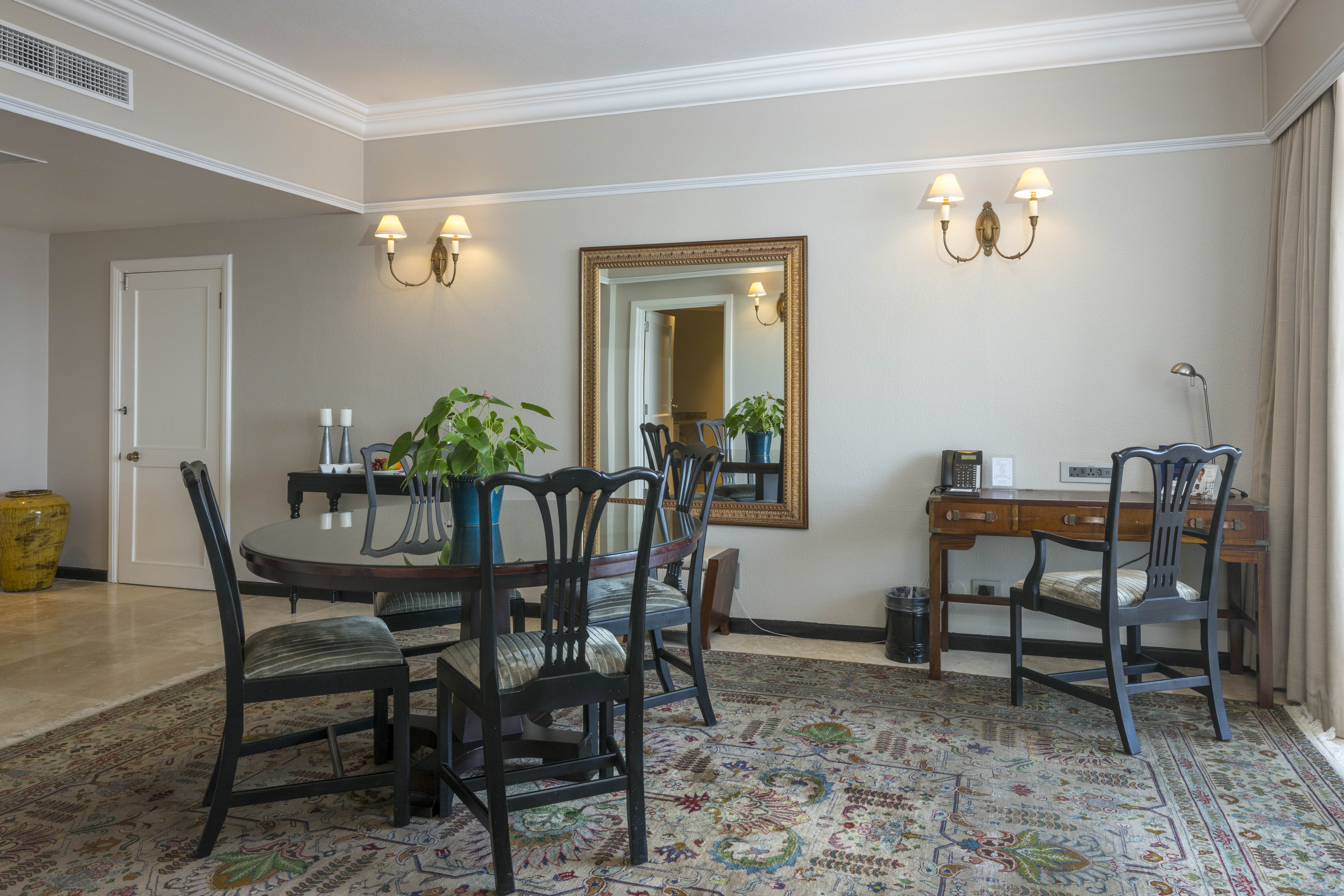 Studio King Bed Non Smoking