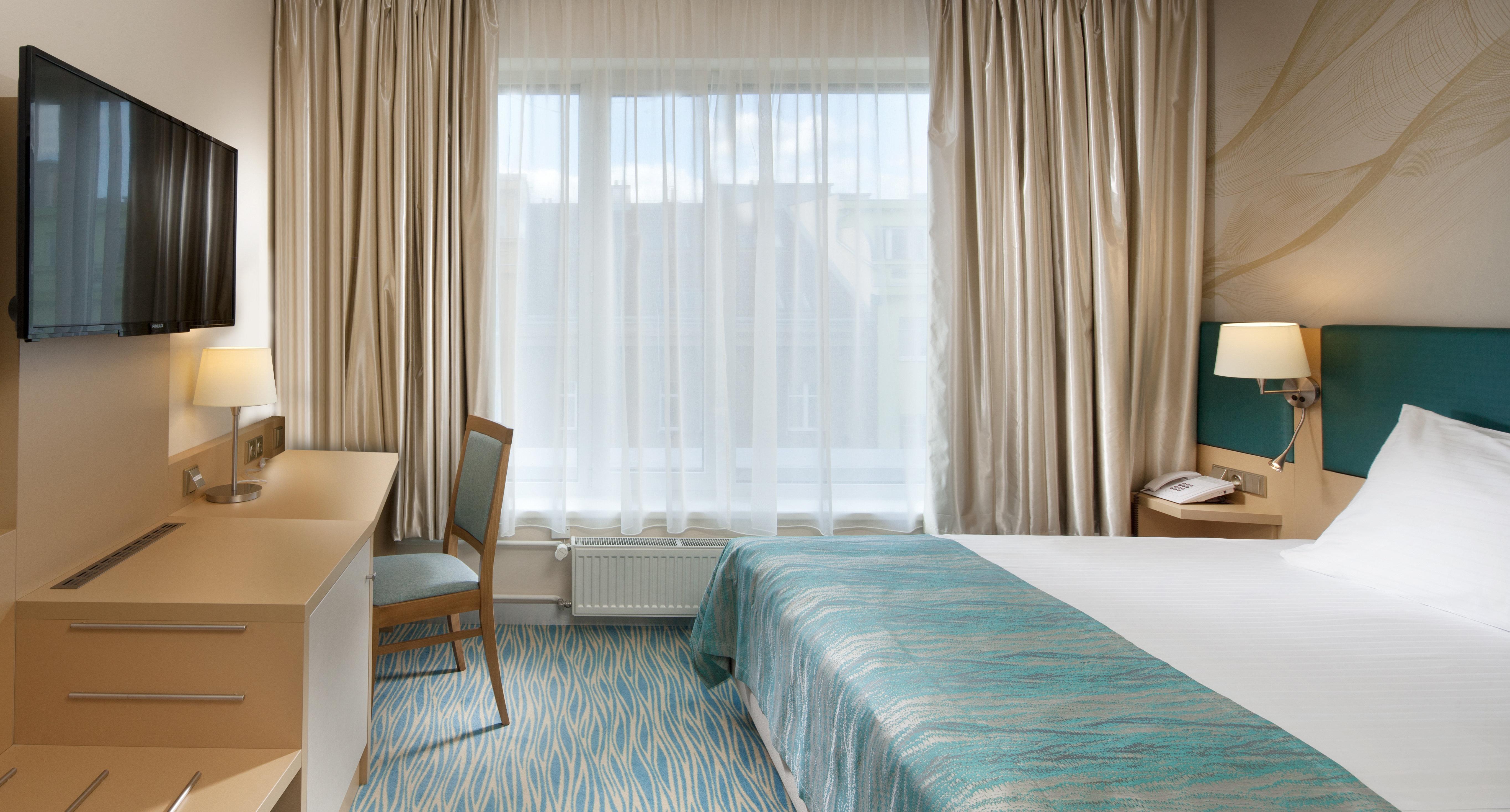 Double Queen Size Bed