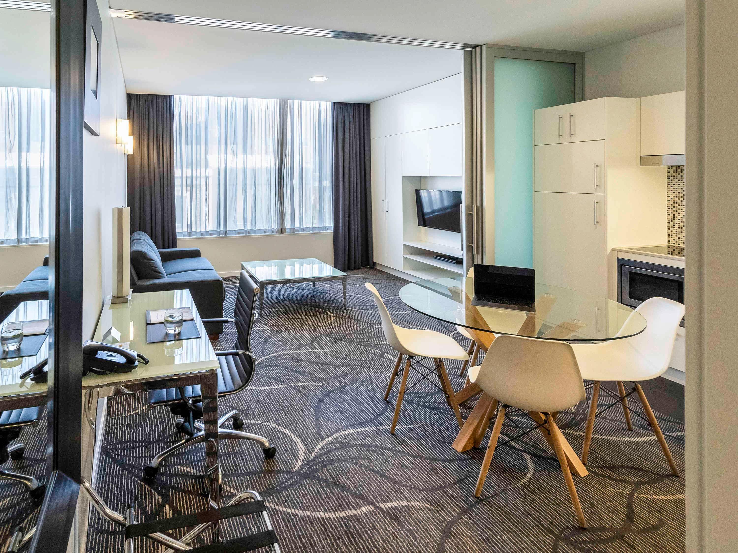 Suite Deluxe King Bed