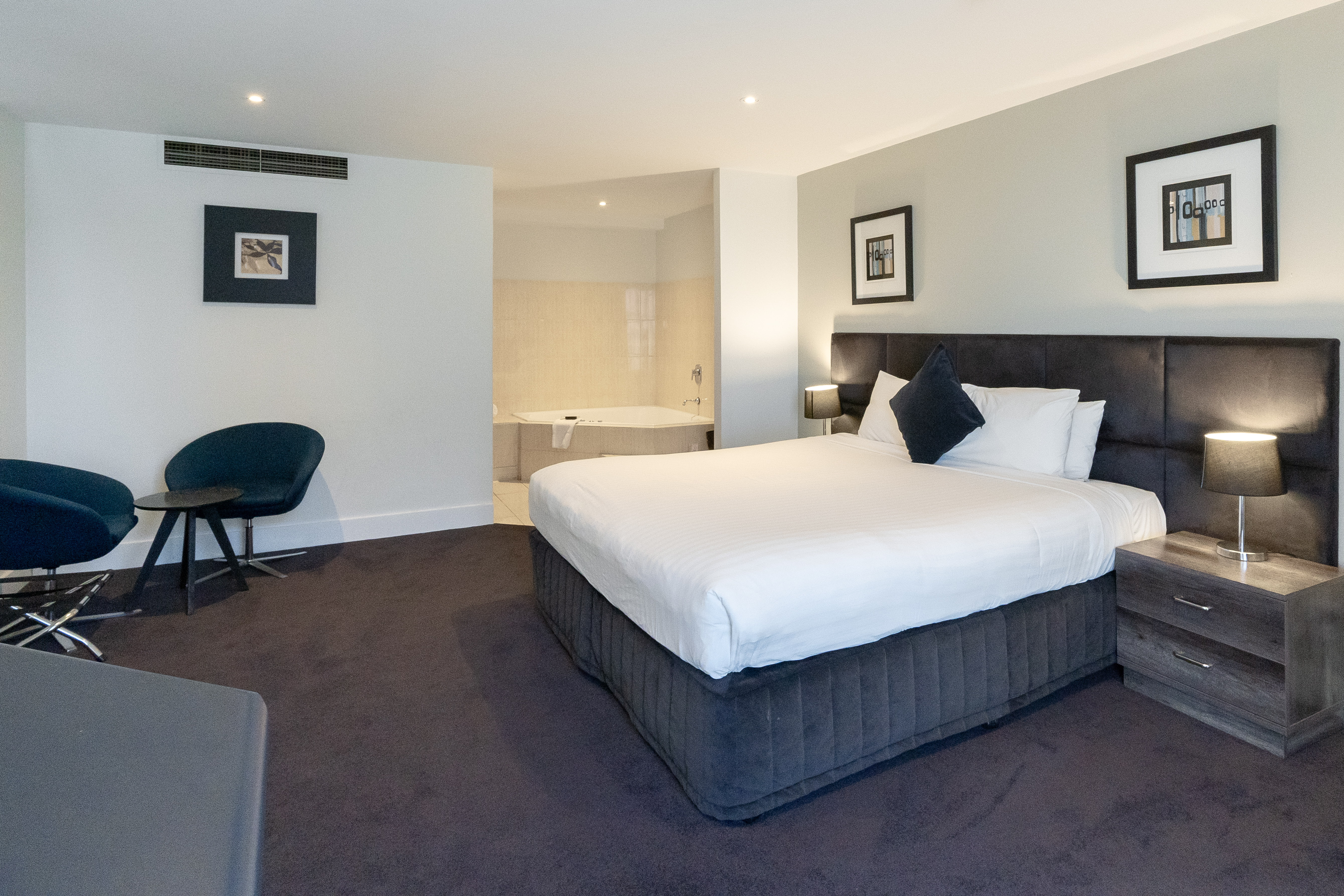 Double King Bed with Jacuzzi