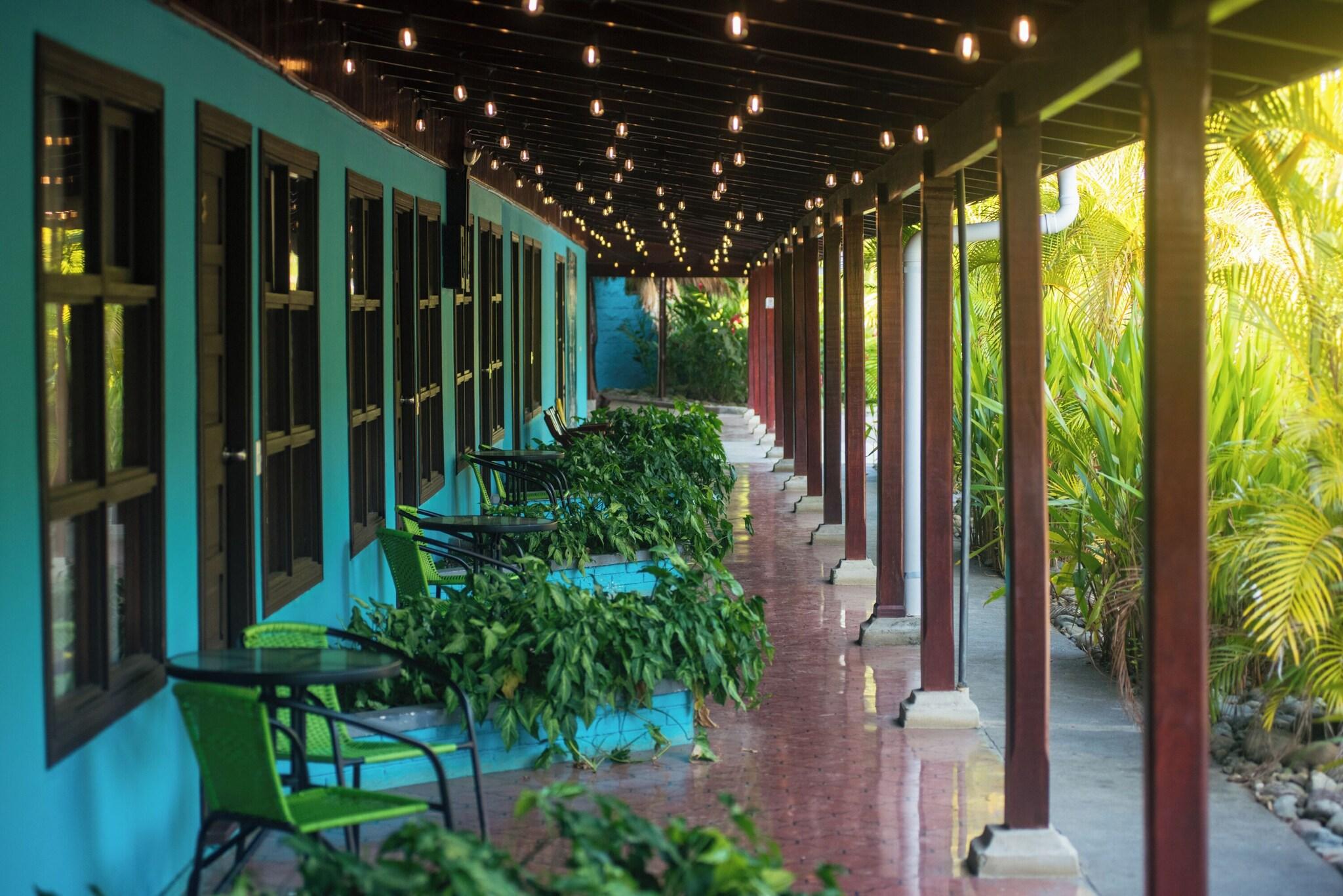 Family Room Garden View Two Queen Beds