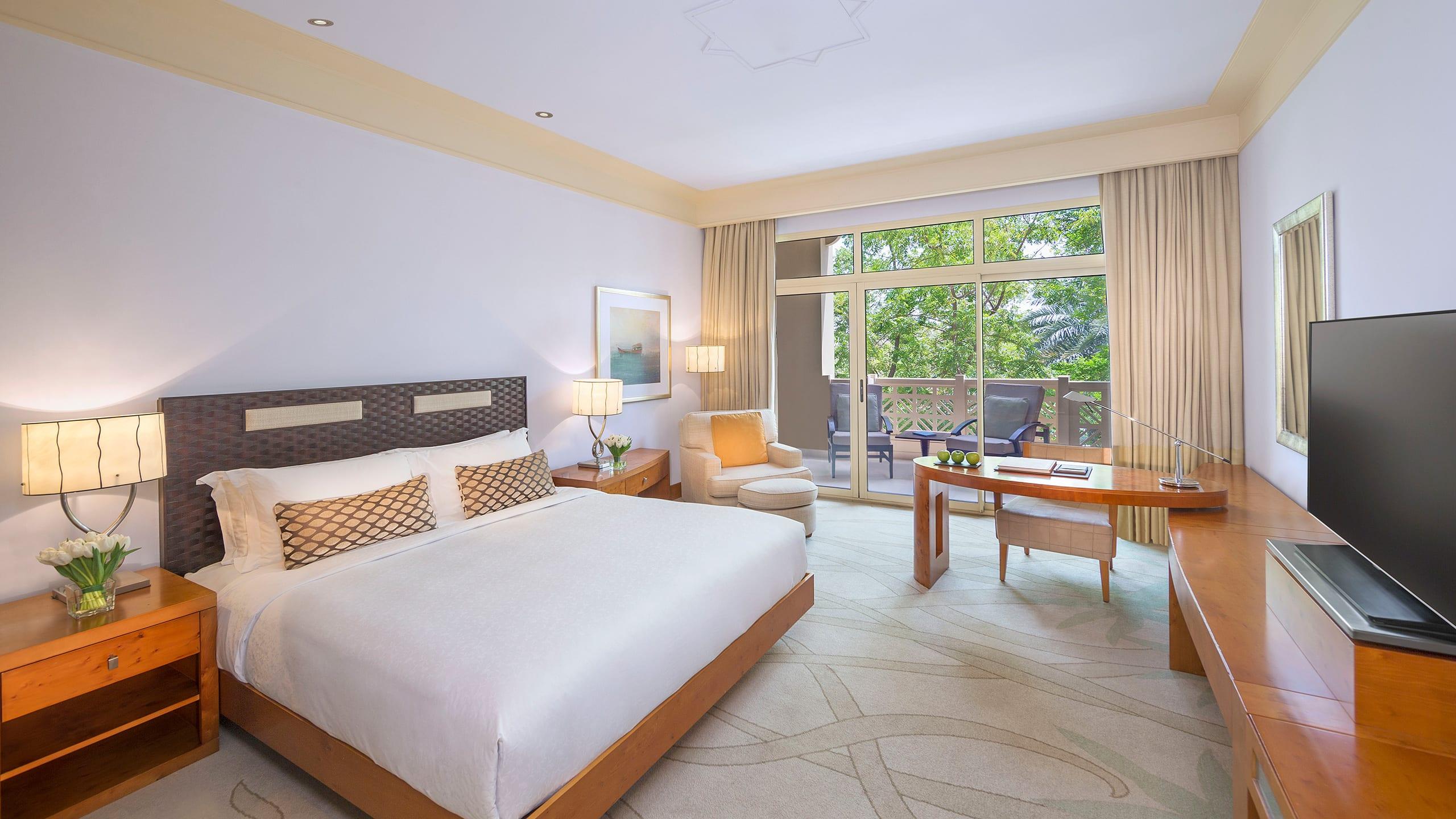 Double Club King Bed