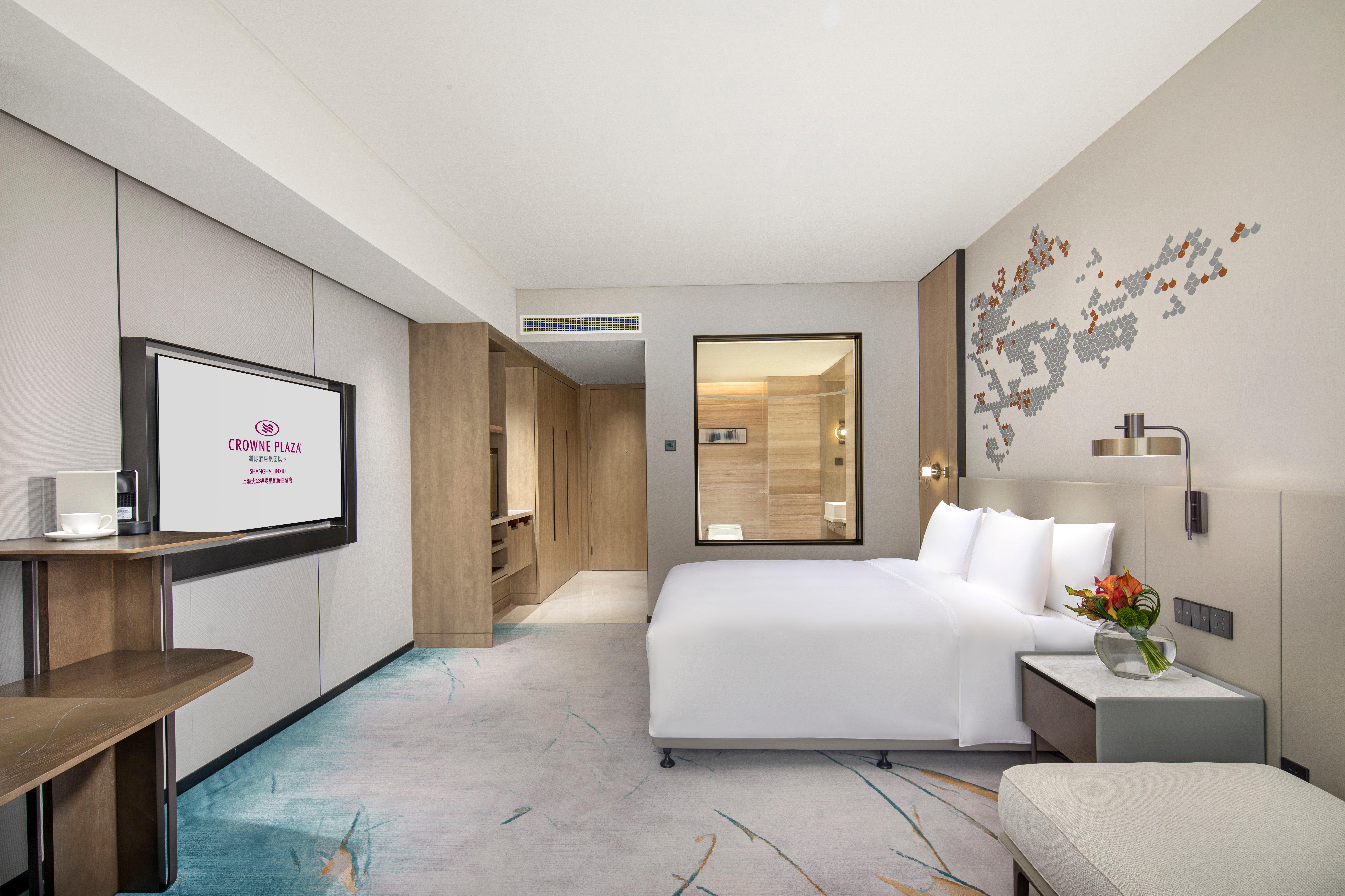 Double Garden View King Bed