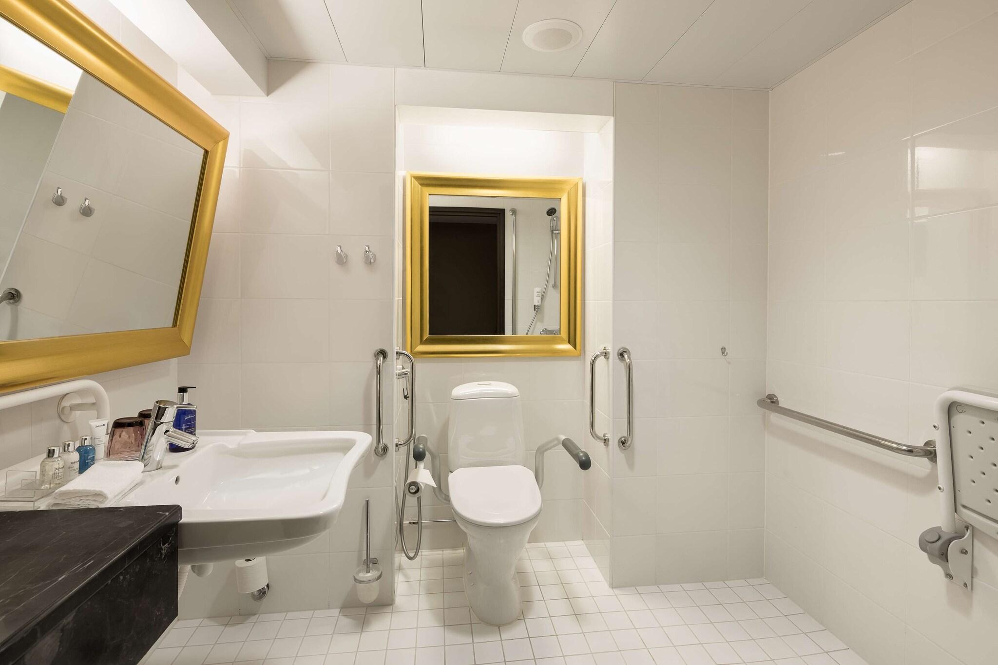 Double City View King Bed