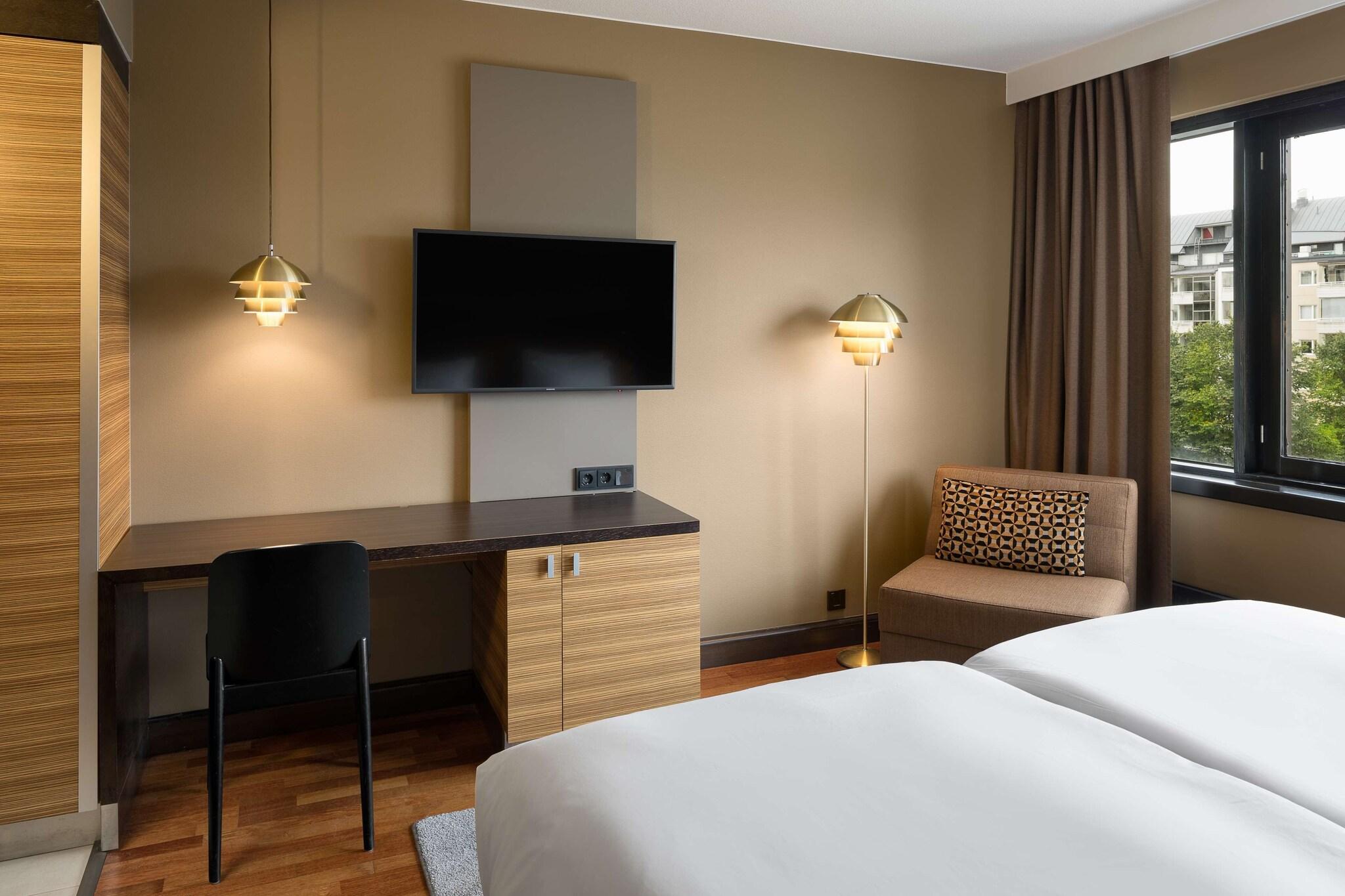 Double City View King Bed