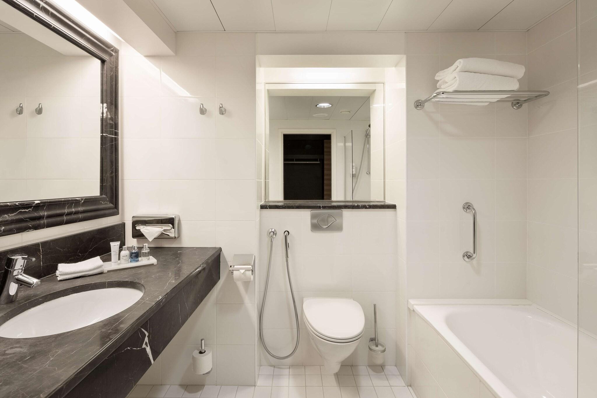 Double Guest Room King Bed